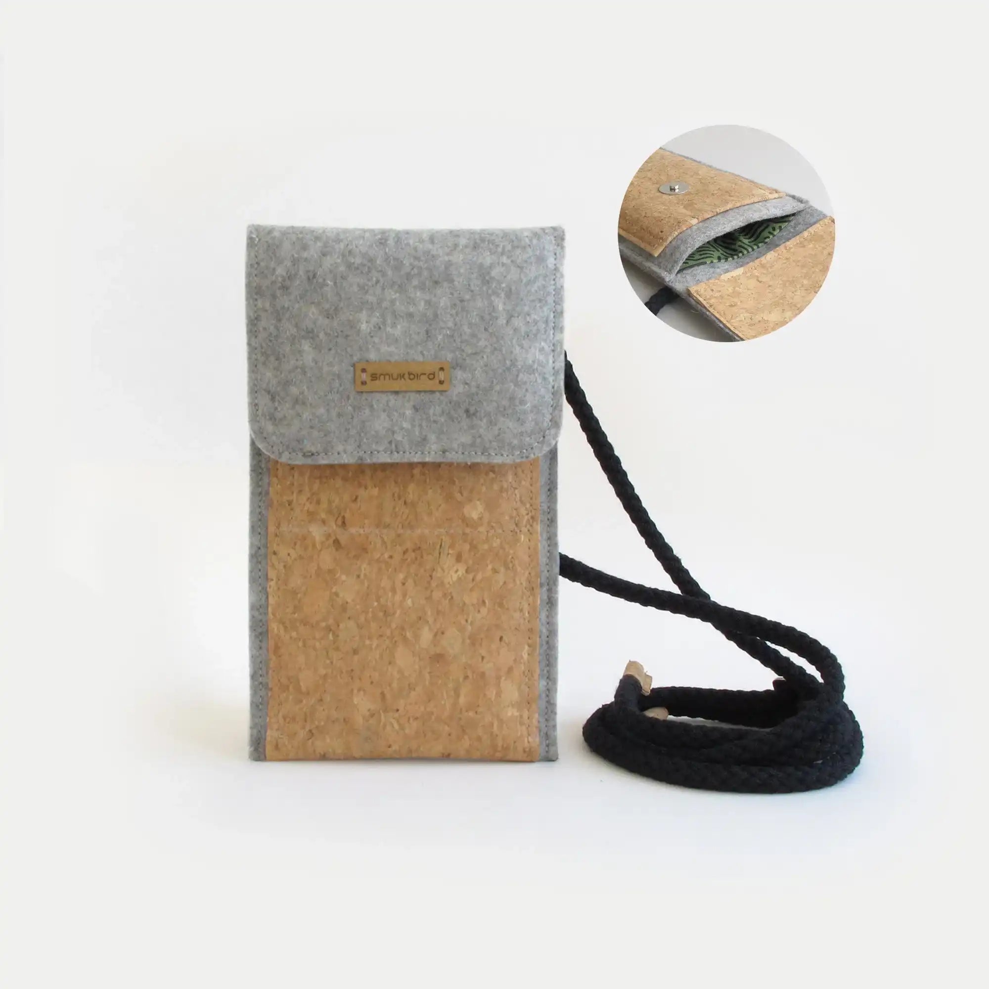 Umhängetasche für Fairphone 4 | aus Filz und Bio-Baumwolle | hellgrau - stripes | Modell KEDJA