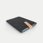 Hülle für Dynabook Protege | mit Magnetverschluss und extra Fach  | anthrazit - Colorful | Modell "HAKA"