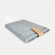 Hülle für MacBook Air 13 | mit Magnetverschluss und extra Fach  | hellgrau - Colorful | Modell "HAKA"