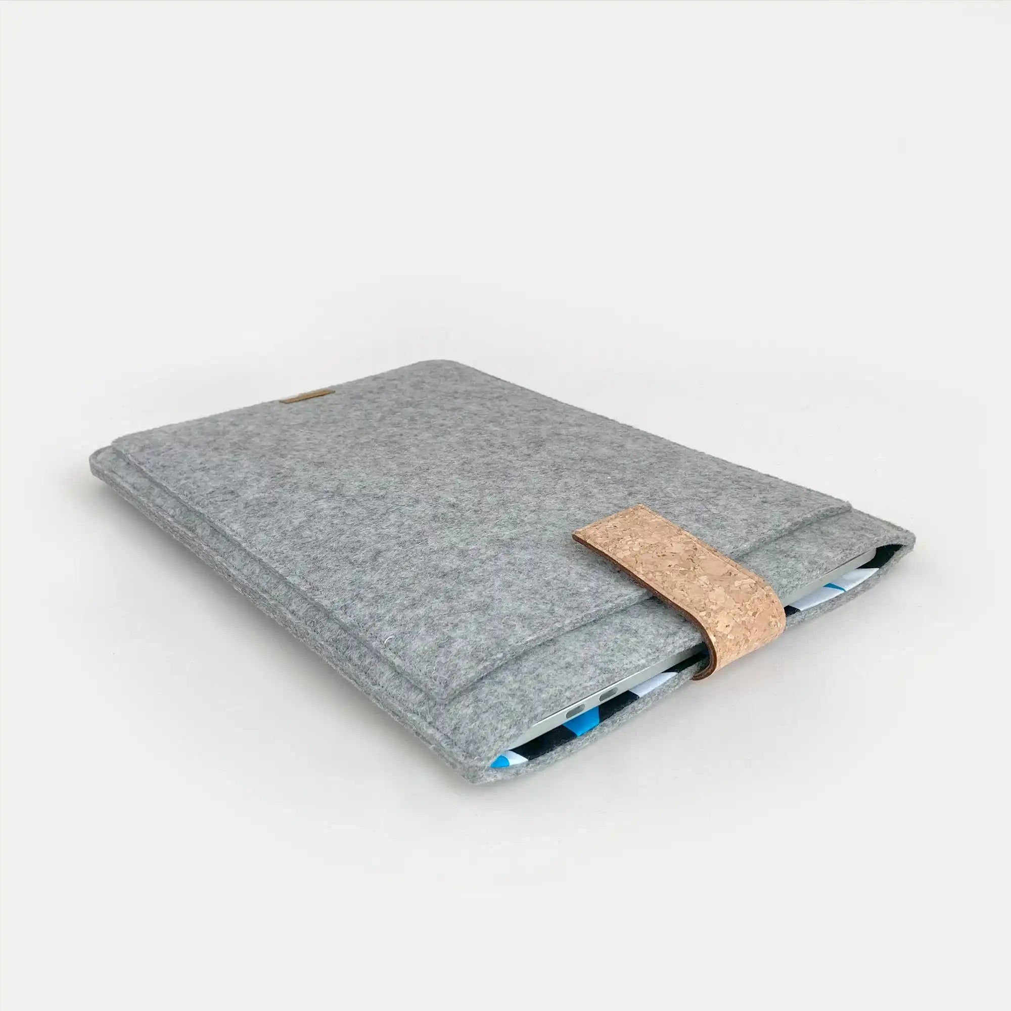 Hülle für Asus Zenbook | mit Magnetverschluss und extra Fach  | hellgrau - Shapes | Modell "HAKA"