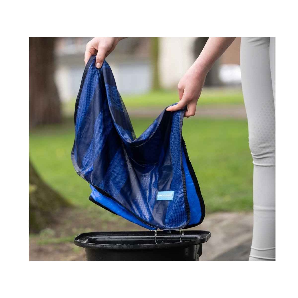 BACK ON TRACK Handtuch mit Kühleffekt Cool on Track