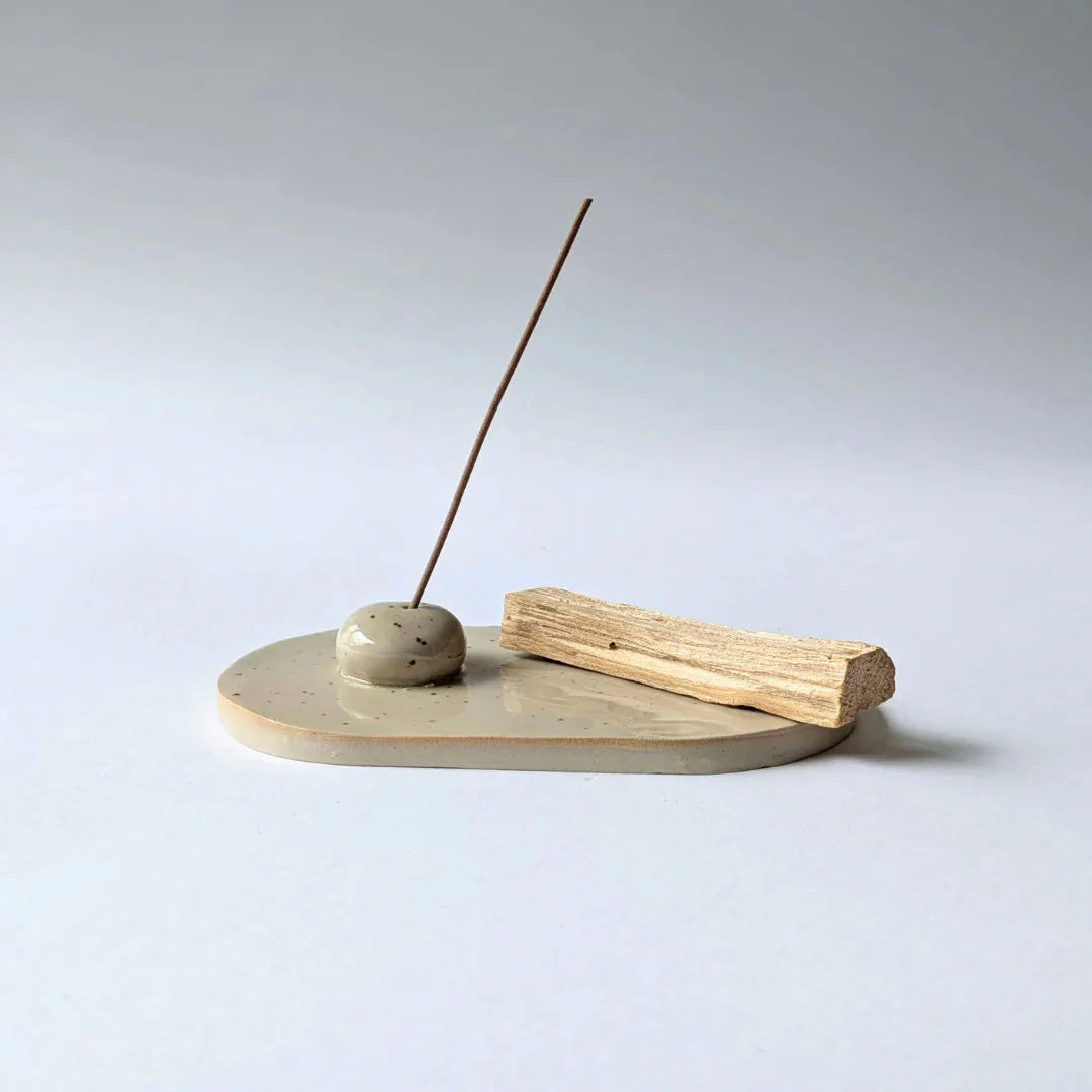 no need for more - Räucherstäbchenhalter - Keramik - Palo Santo