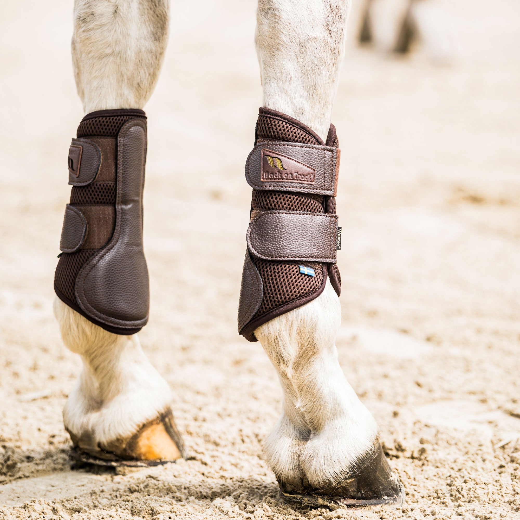 "Airflow" Brush Boots - Braun