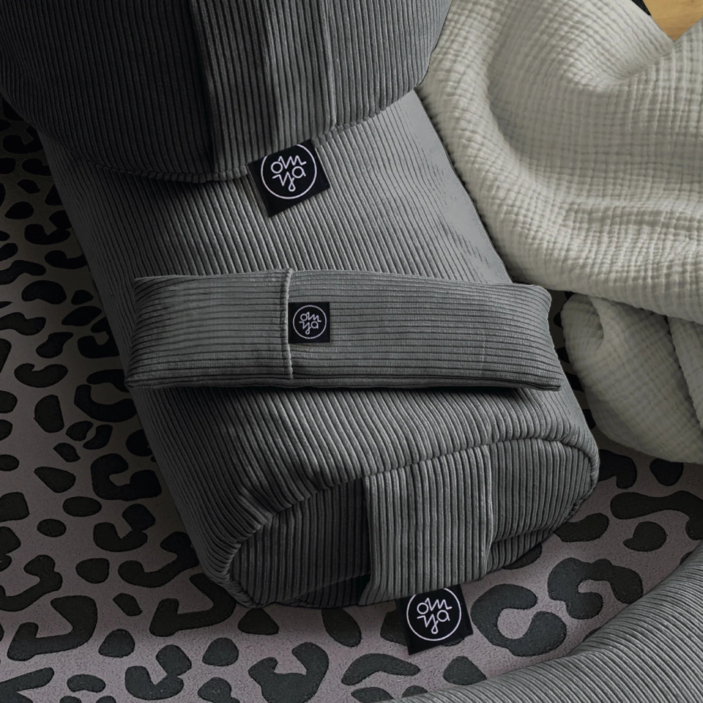 Augenkissen Granit Cord Von OM YA Design Zur Augenentspannung Bei Der Meditation Und Shavasana Mit Visuellen Ablenkungen