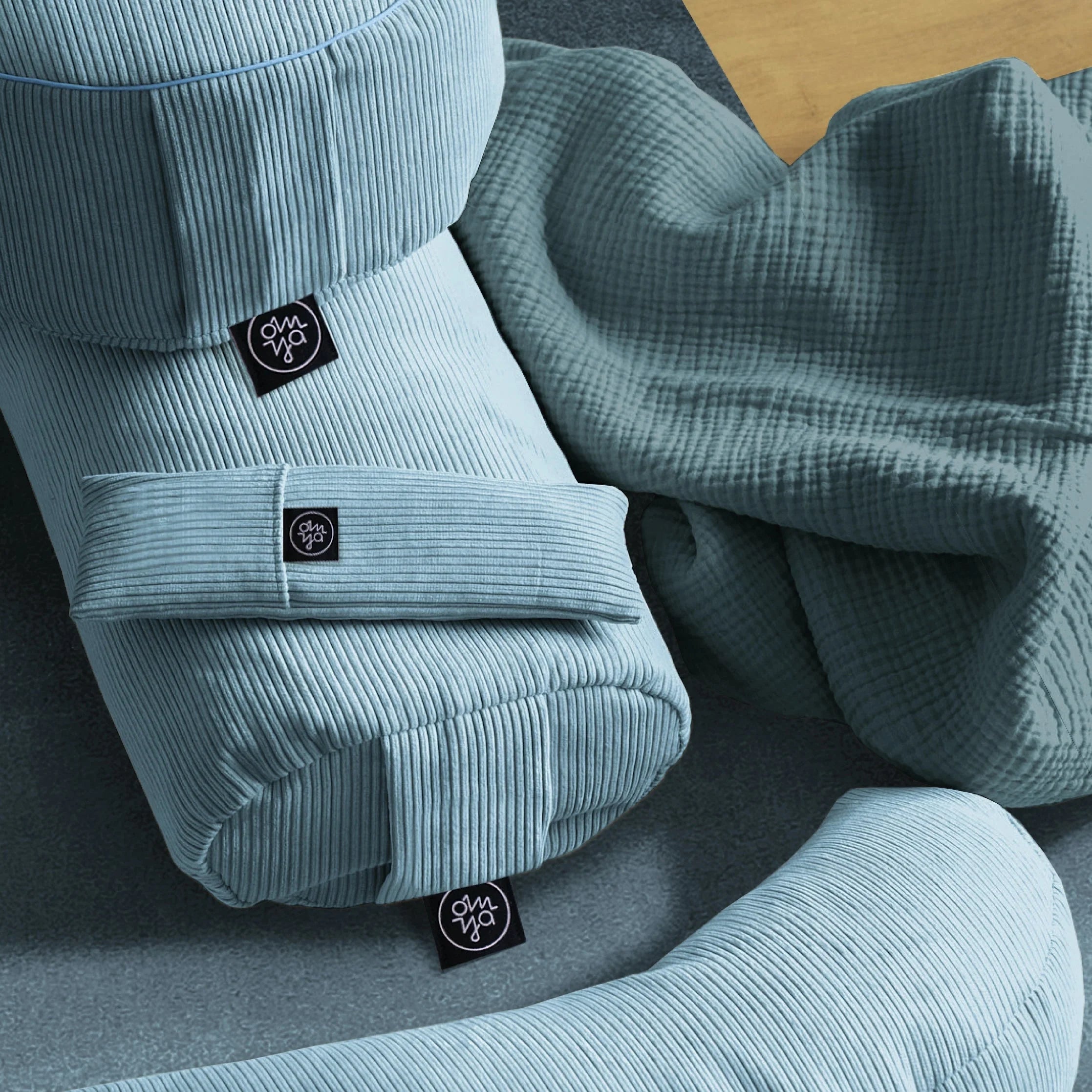 Shavasana Decke Aus Aqua Musselin Von OM YA Design Für Entspannung Am Ende Der Yoga Praxis Wärme Und Ruhe