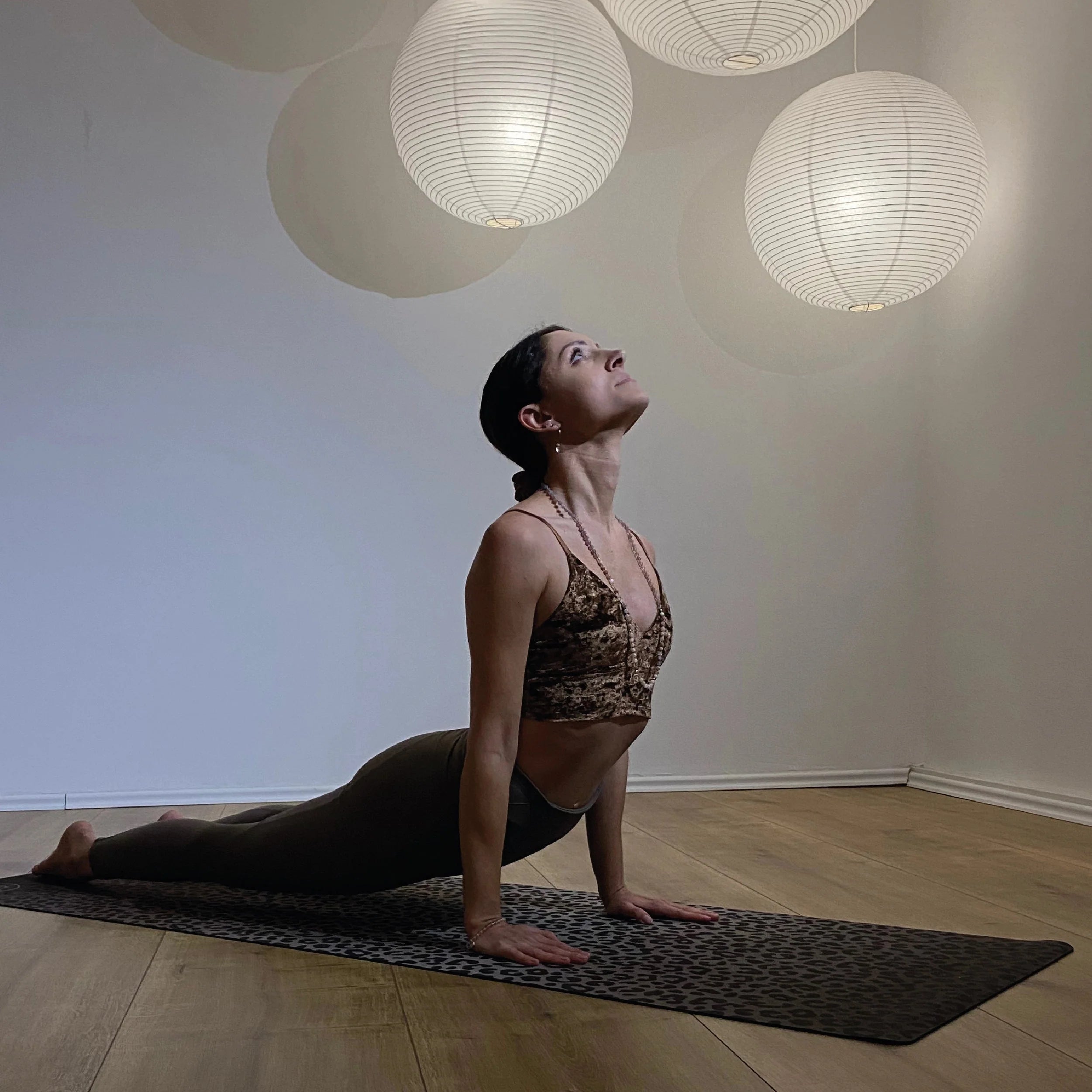 Sensual Flow Komfort Yogamatte Deep Wild Mikrofaser Oberfläche Aus Recyceltem PET Mit Extra Griffigkeit Beim Schwitzen