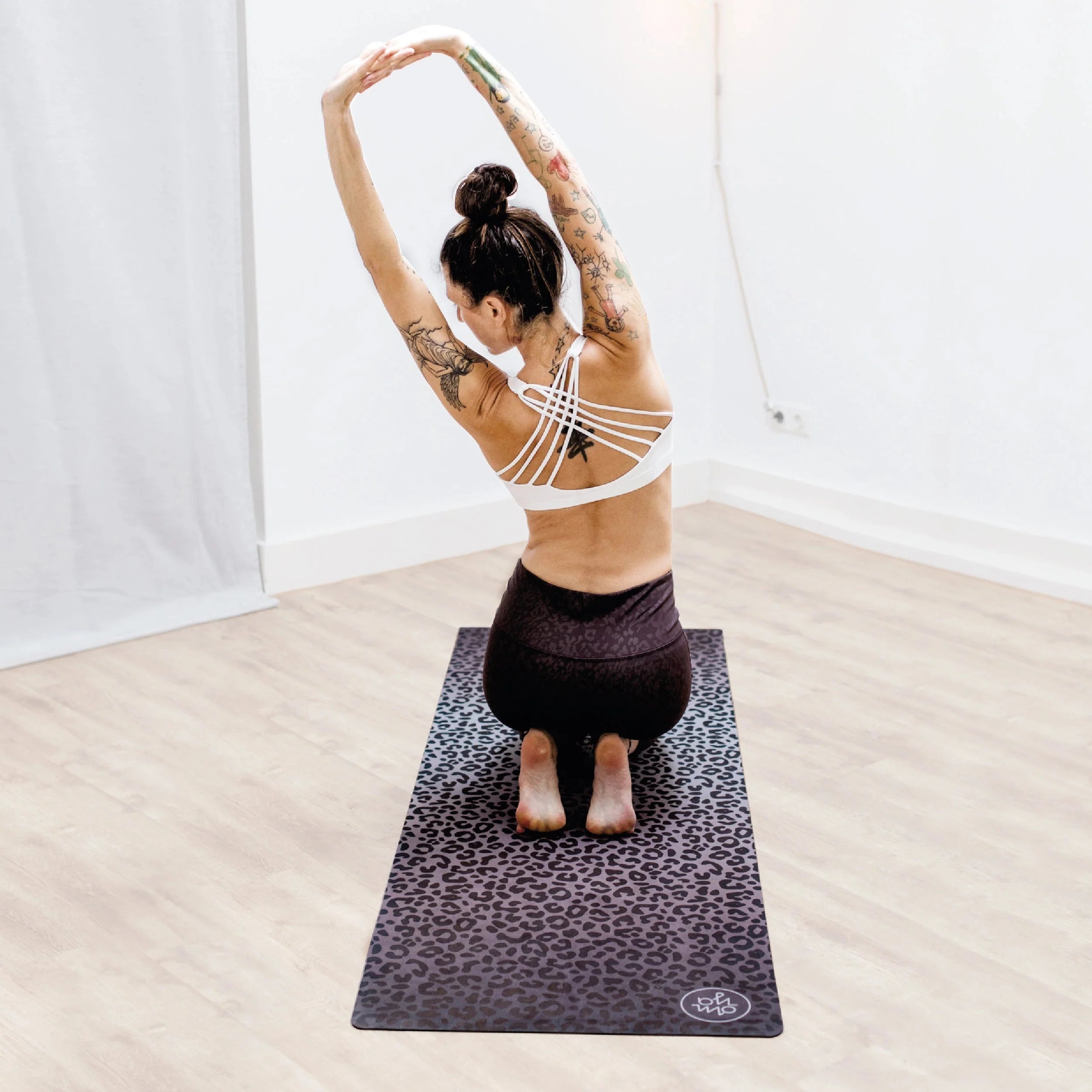 Sensual Flow Komfort Yogamatte Deep Wild Mikrofaser Oberfläche Aus Recyceltem PET Mit Extra Griffigkeit Beim Schwitzen