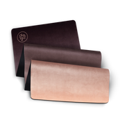 Sensual Flow Komfort Yogamatte Terracotta Blush von OM YA Design mit Mikrofaser Oberfläche und Griffigkeit