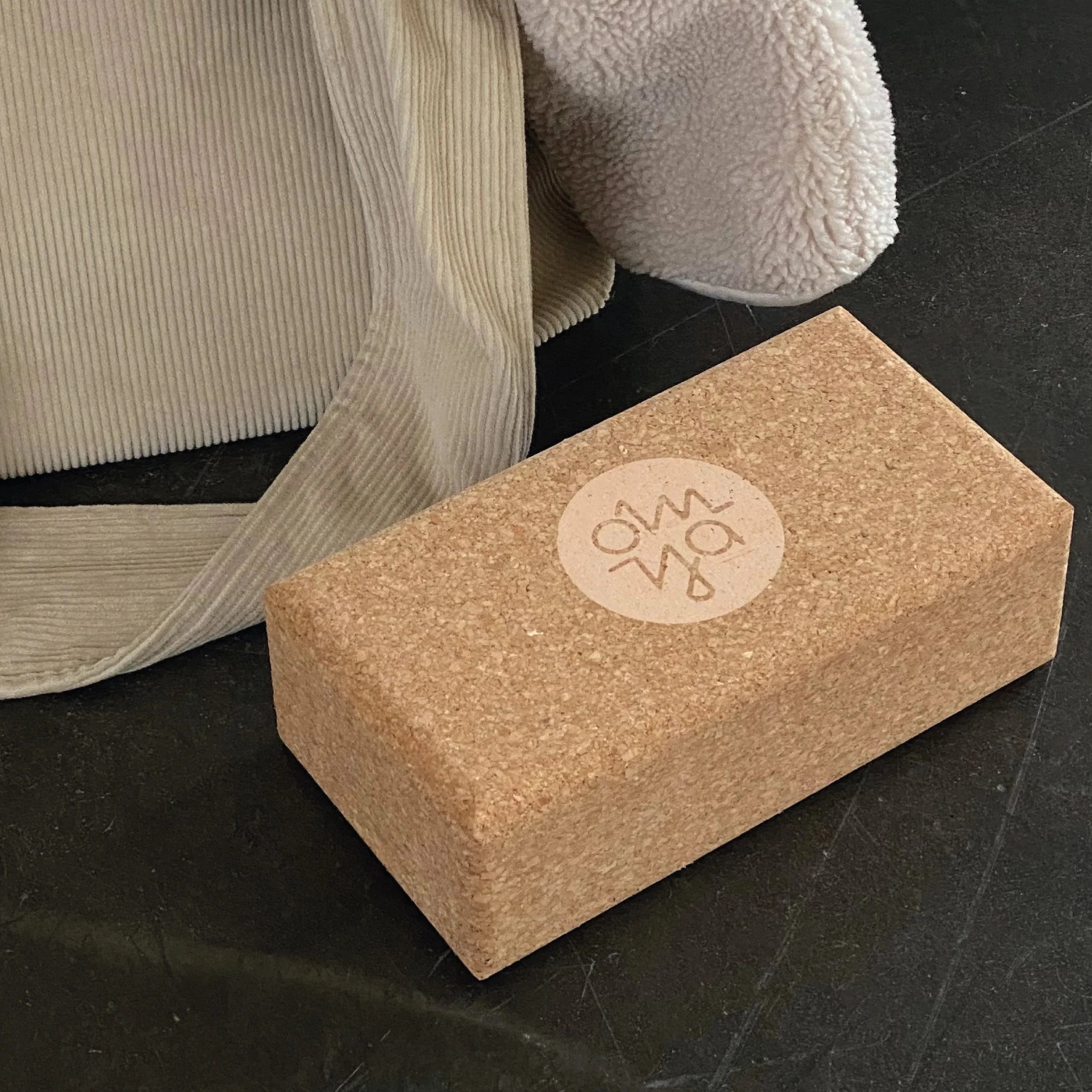 Yoga Kork Block Sand OM YA Design Yogablock Für Anfänger Flexibilität Ausrichtung Stabilität