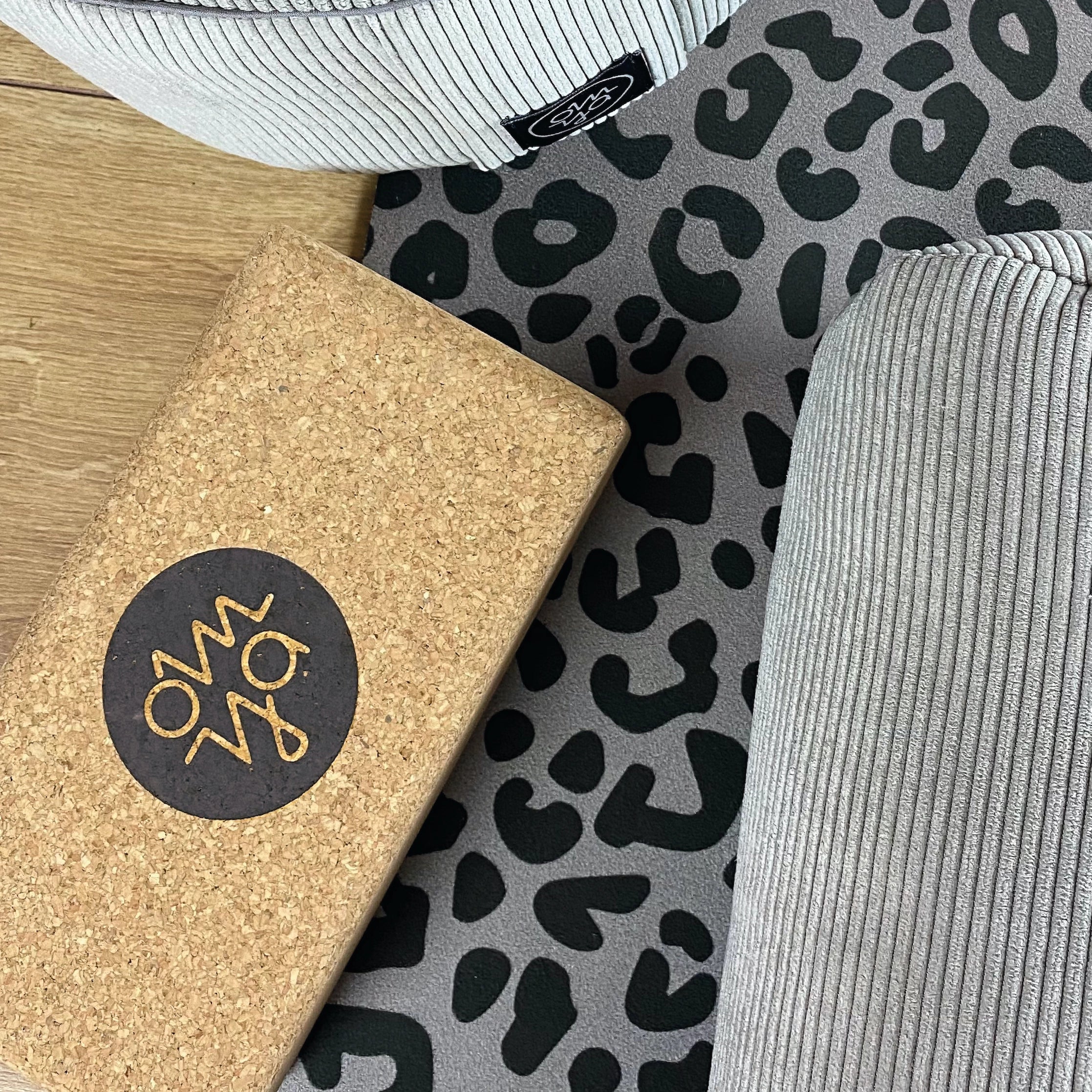 OM YA Design Yogablock Aus Kork Stone Für Stabilität Flexibilität Und Richtige Ausrichtung Yoga Praxis