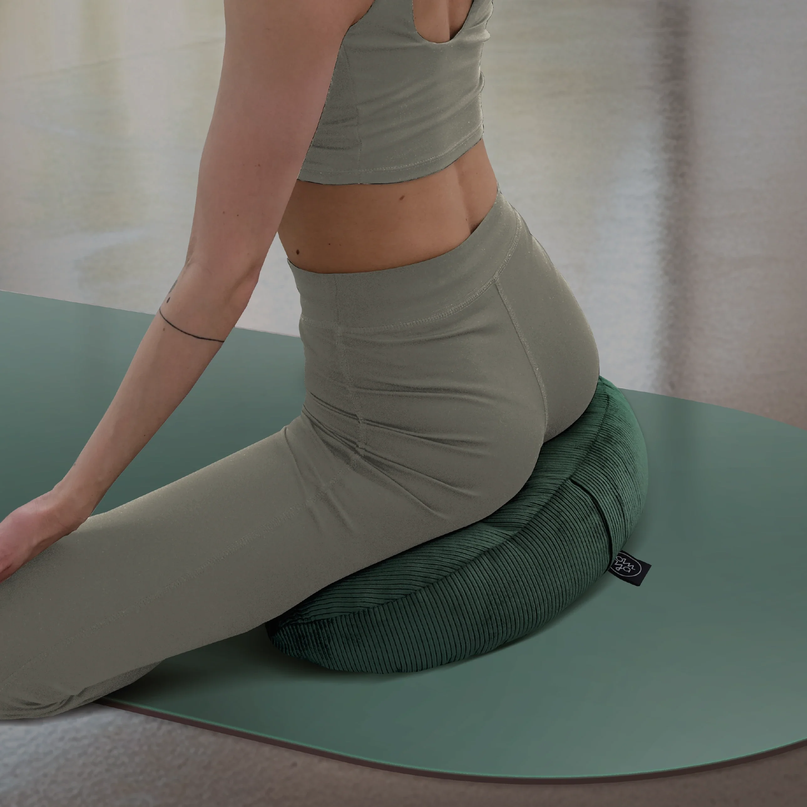 OM YA Design Yoga Halbmondkissen Forest Cord Keilform Rücken Entlastung Für Yogapraxis