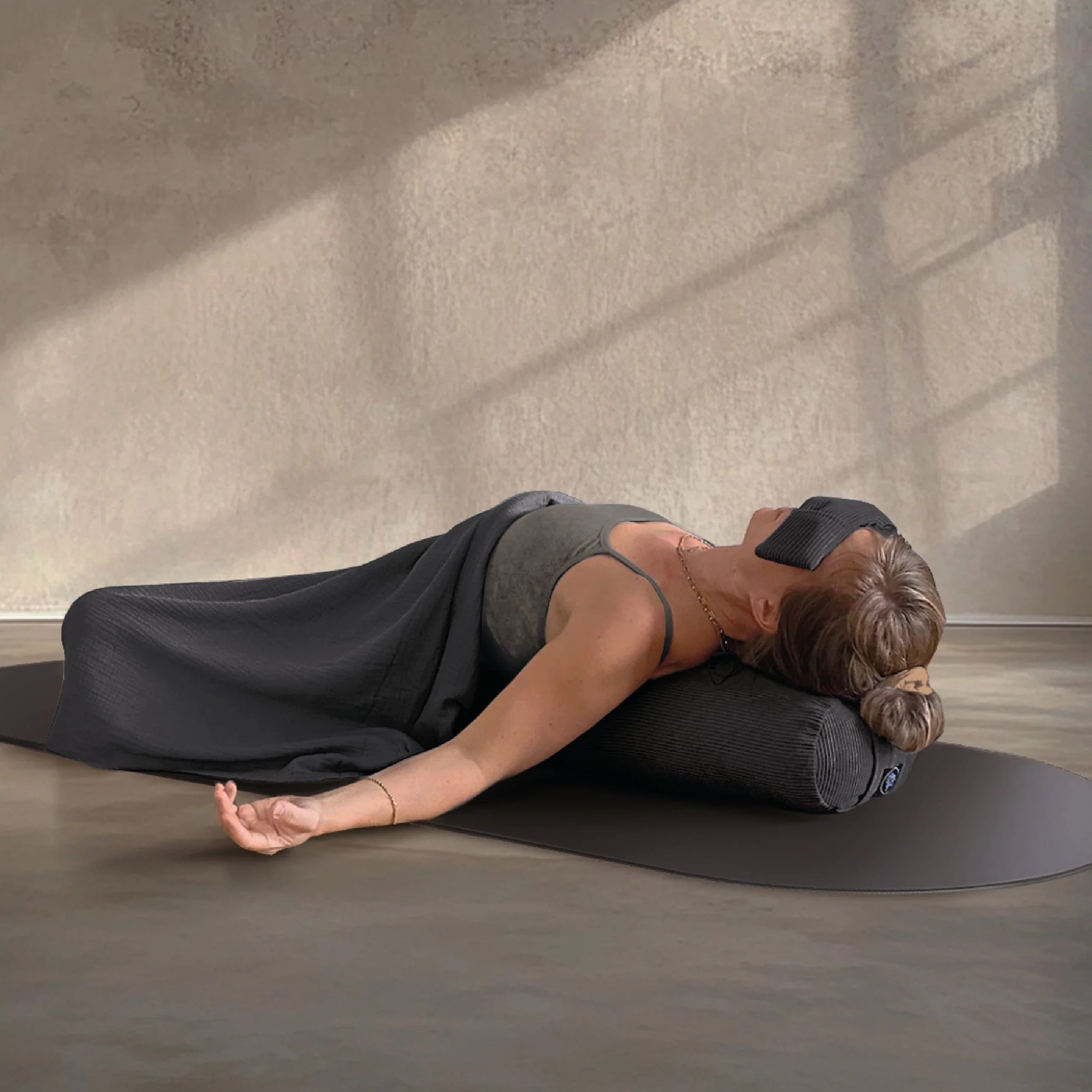 Augenkissen Granit Cord Von OM YA Design Zur Augenentspannung Bei Der Meditation Und Shavasana Mit Visuellen Ablenkungen