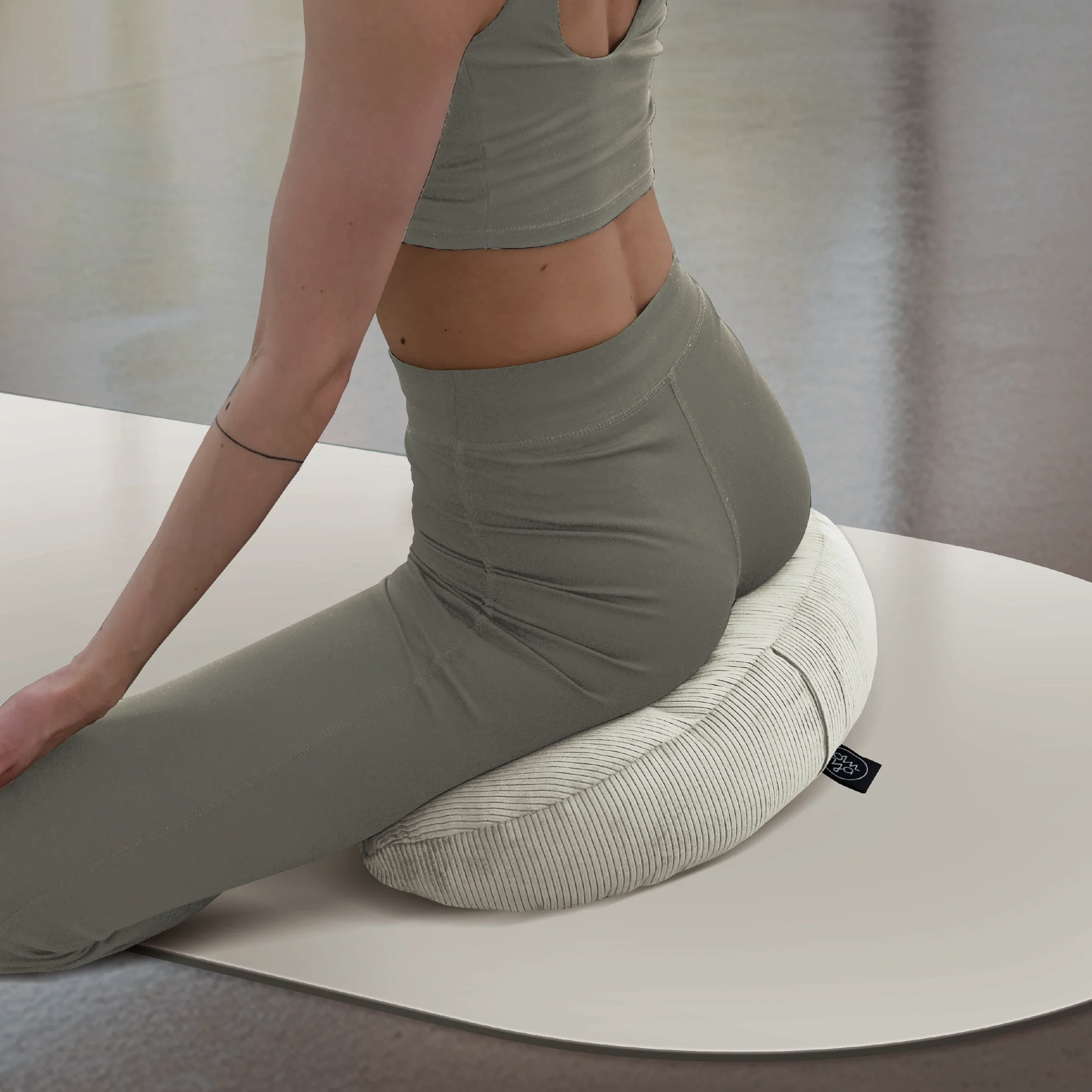 Design Yoga Halbmondkissen Keilform Pearl Cord Für Bequeme Aufrechte Sitzhaltung Und Hüftöffnung In Yoga Posen