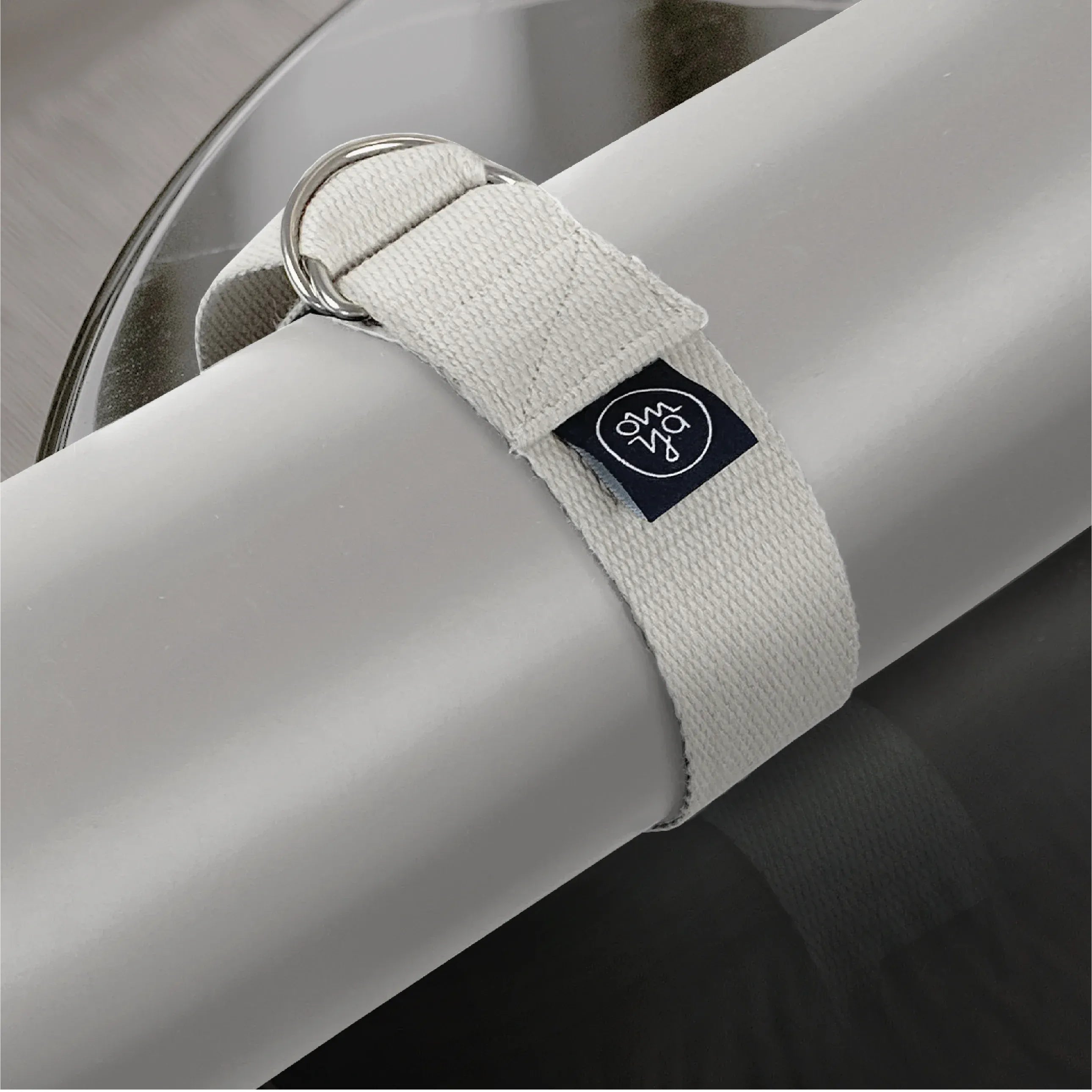 OM YA Design Yogamatten Gurt Pearl Fixiert Deine Aufgerollte Yogamatte Beim Transport