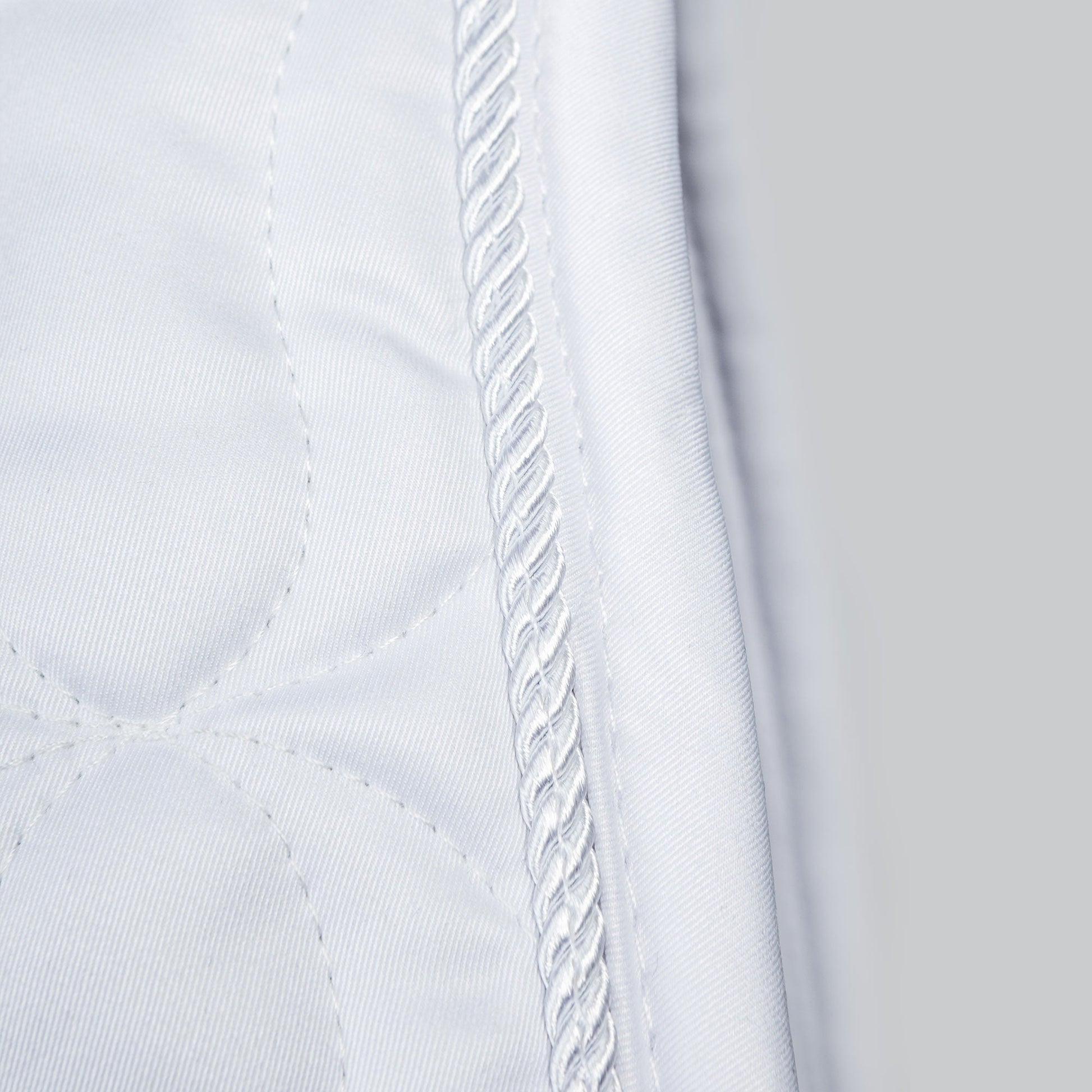 "Deep Nights" Schabracke Springen