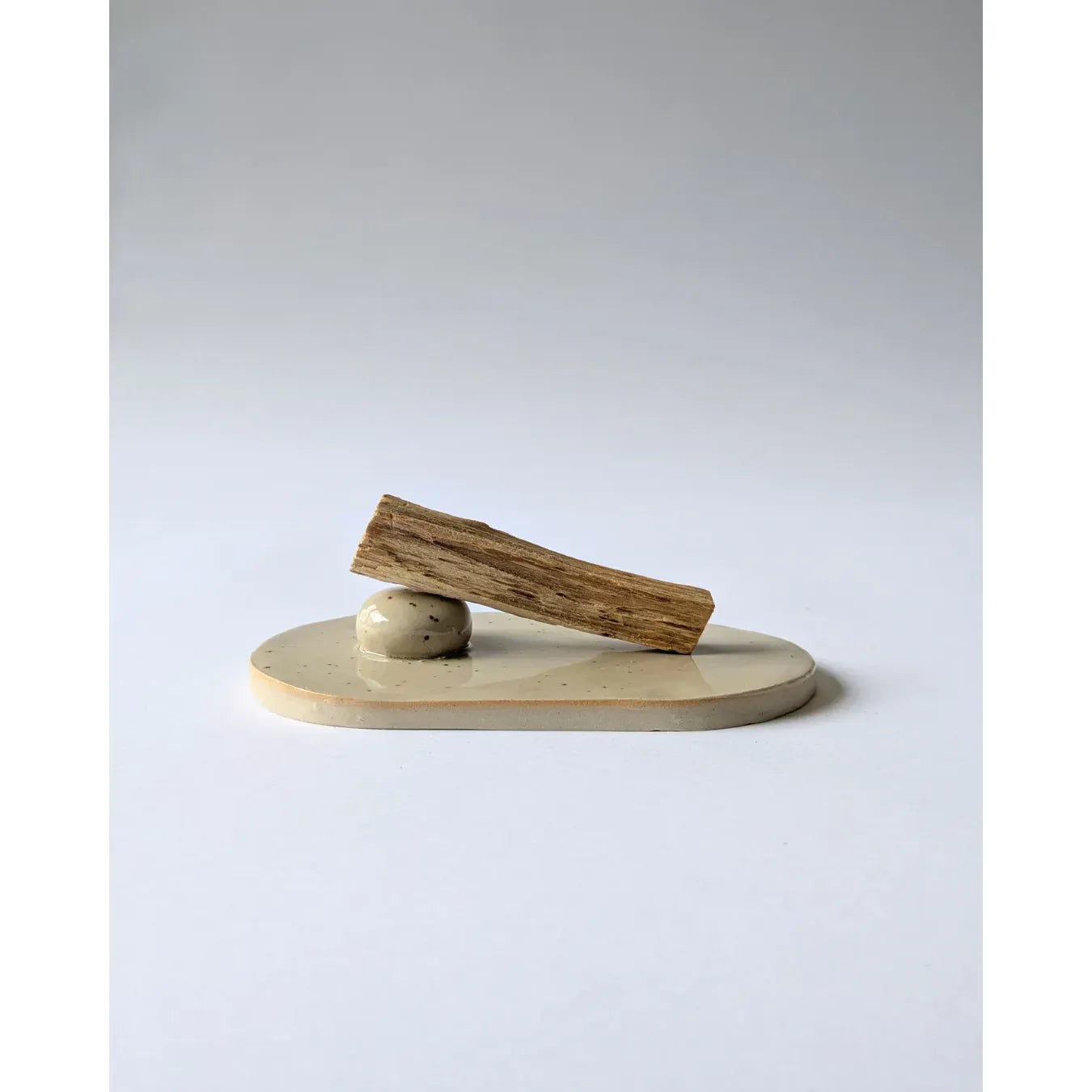 no need for more - Räucherstäbchenhalter - Keramik - Palo Santo