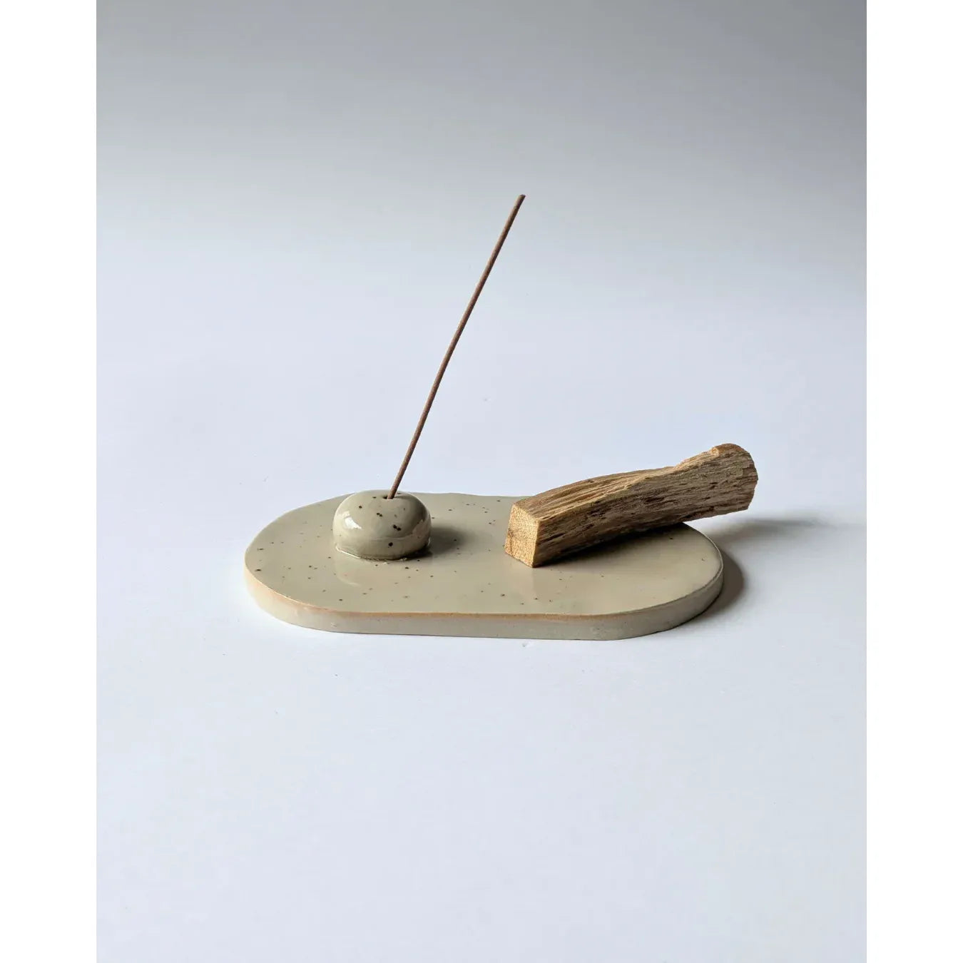 no need for more - Räucherstäbchenhalter - Keramik - Palo Santo