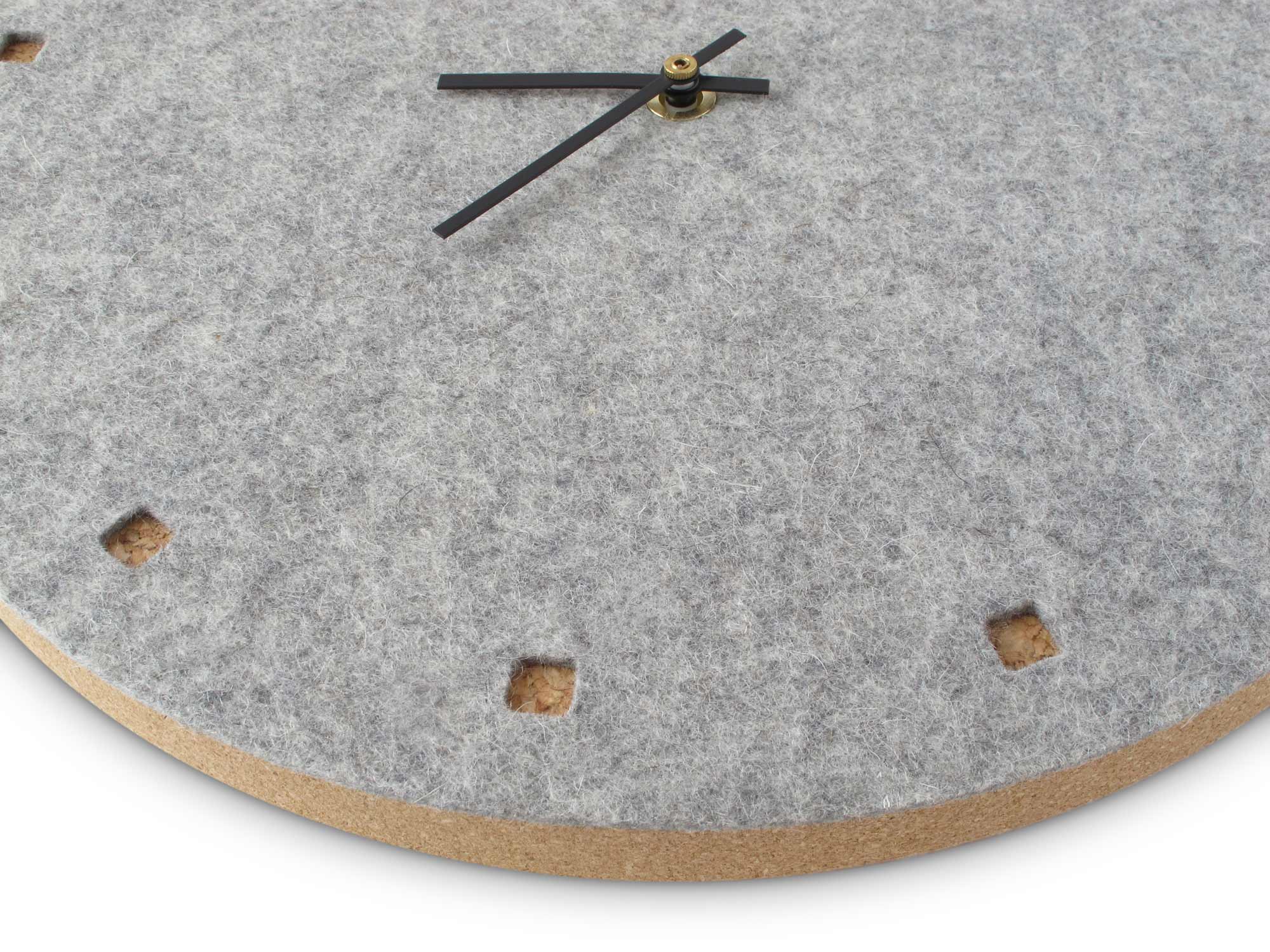 Wanduhr aus Filz und Kork 30 cm | hellgrau - schwarz | Design: Esbjerg