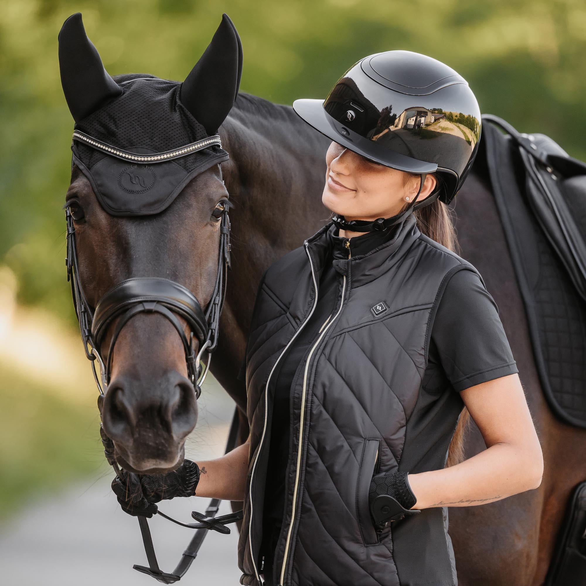 Back on Track Strixx Reithelm mit Sonnenblende- G/G Comp