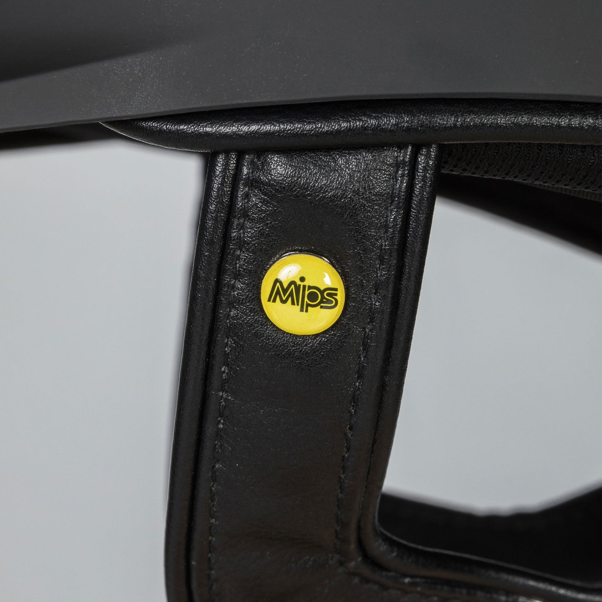 EQ3 "Pardus" - Smooth Schwarz Sand