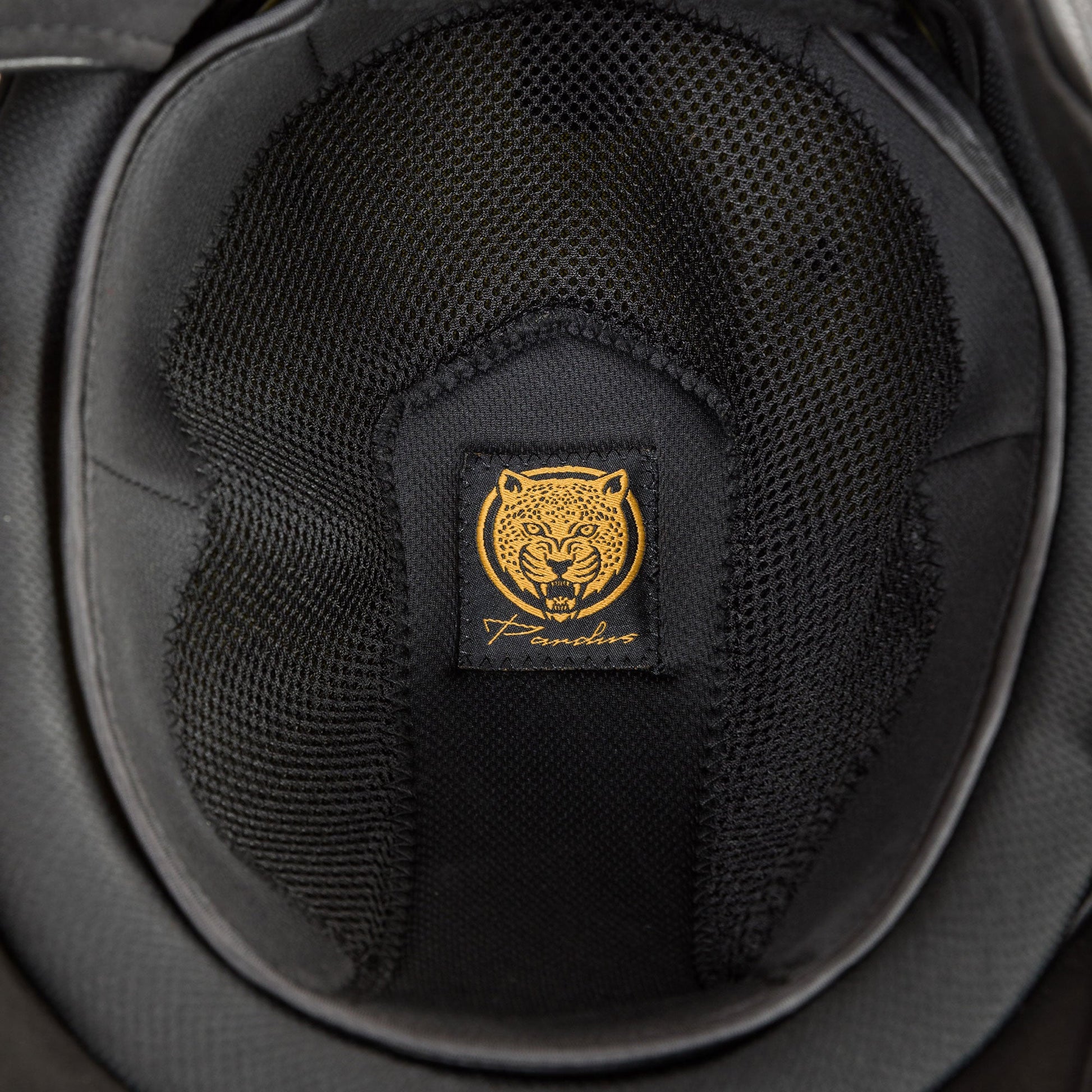 EQ3 "Pardus" - Smooth Schwarz Sand