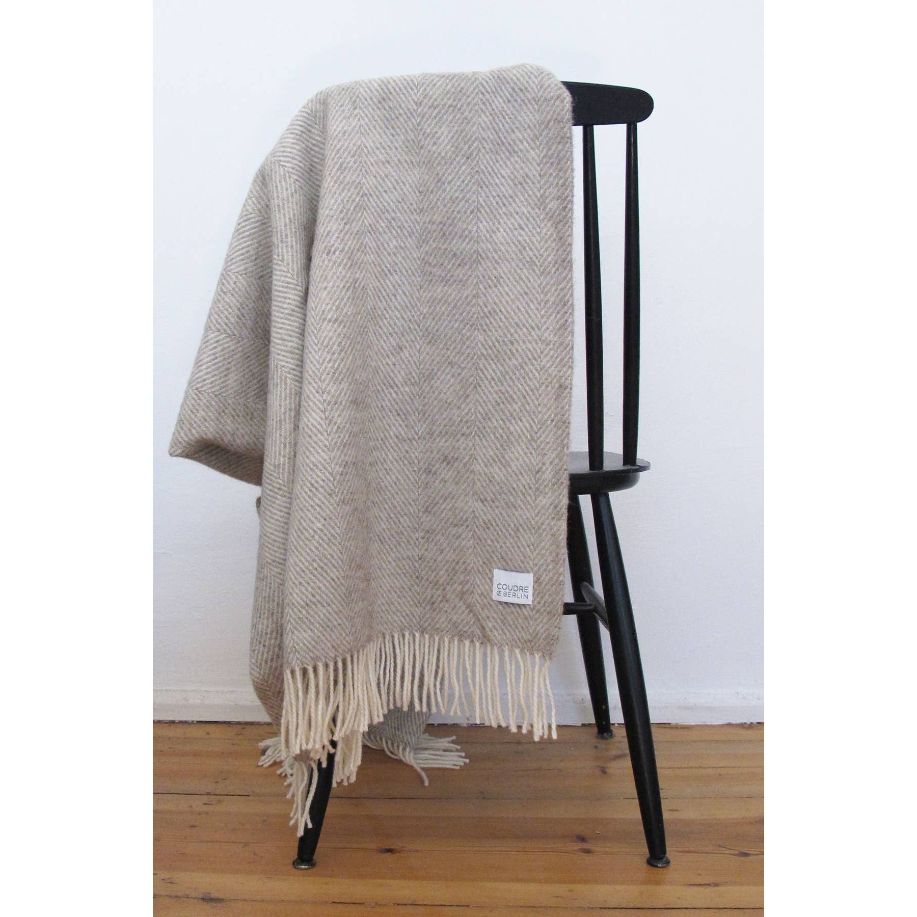 Wolldecke / Kuscheldecke - limestone - hellbeige - Fischgrat - 100% Schurwolle