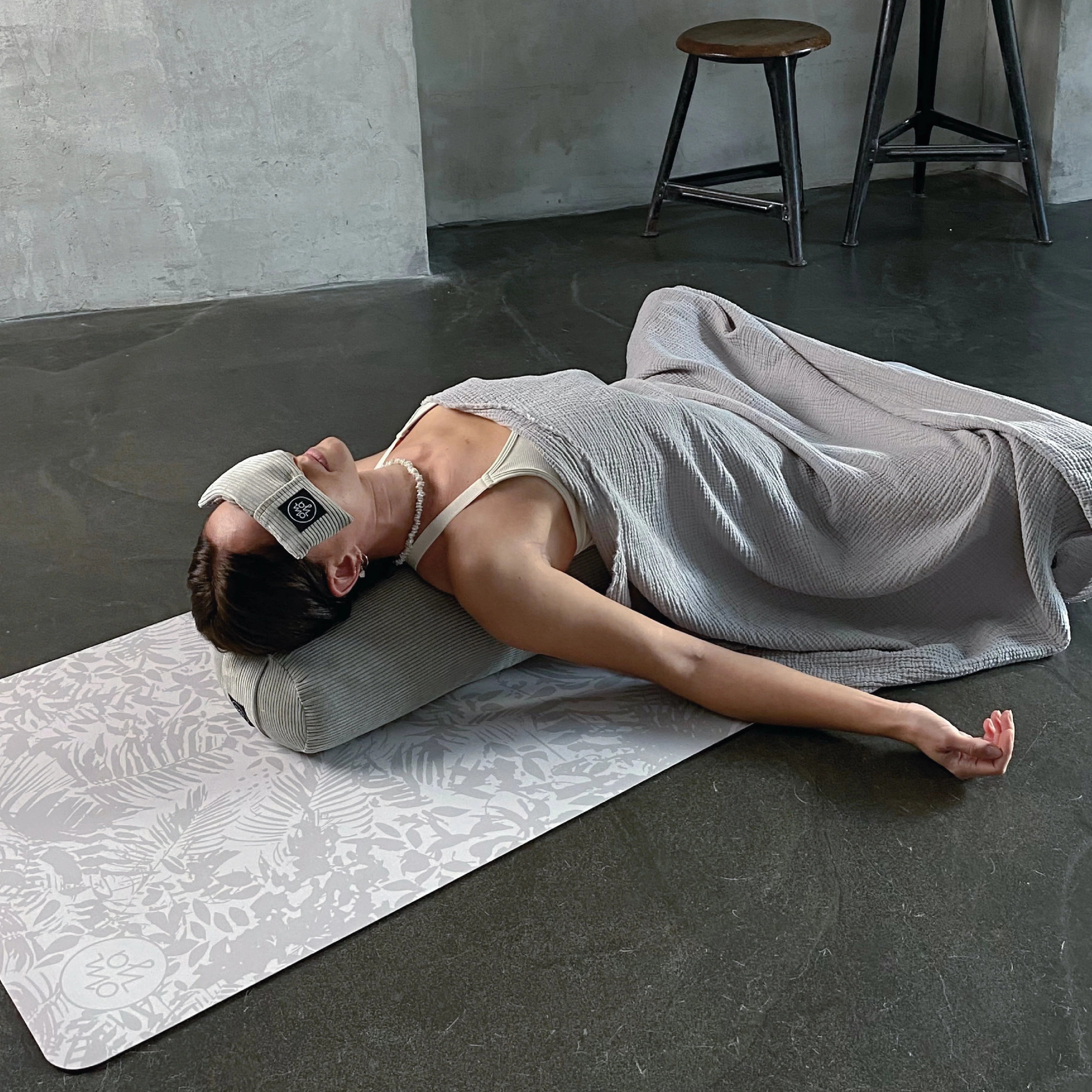 OM YA Design Advanced Grip Yogamatte Light Botanic Für Sichere Stabilität Dank Rutschfeste PU Oberfläche