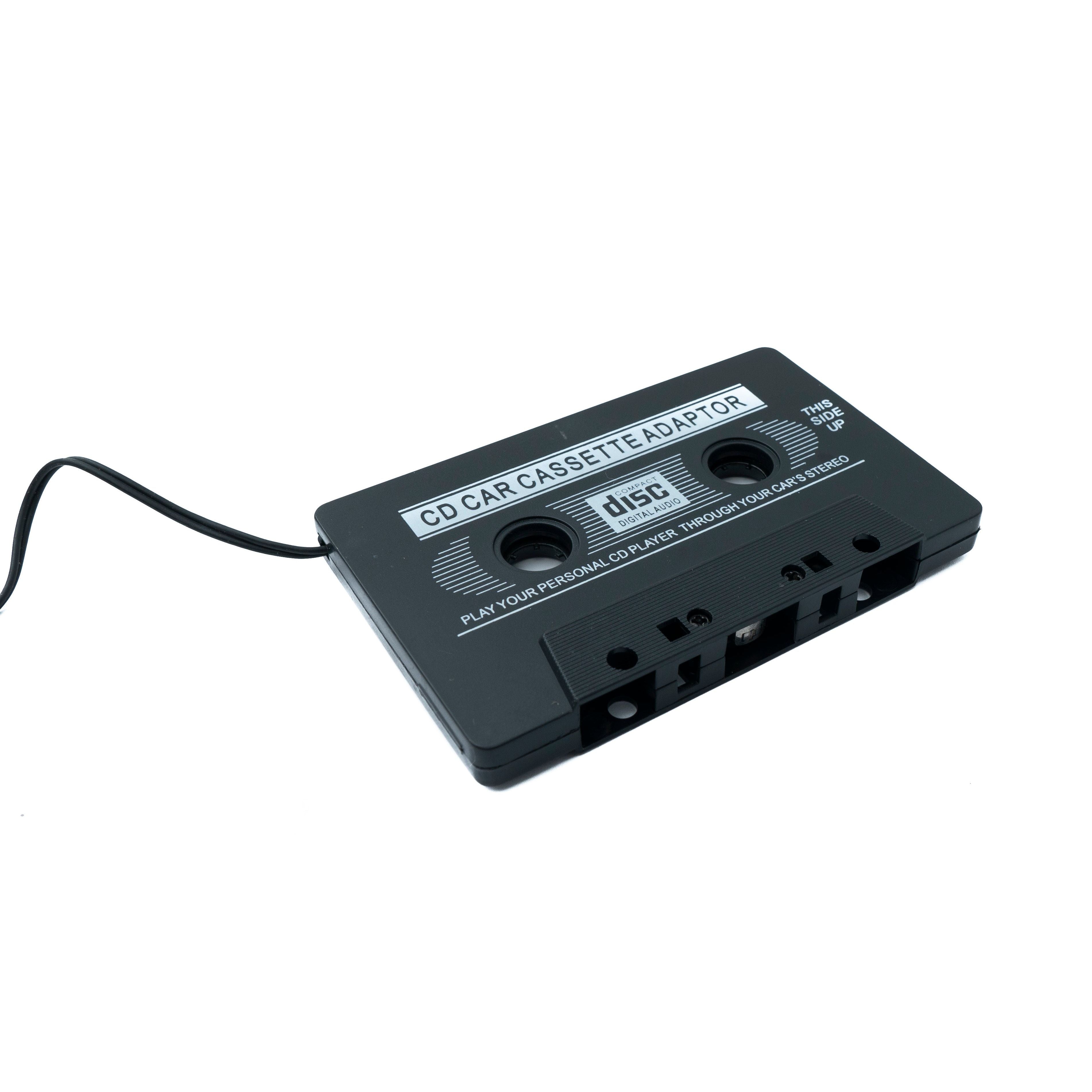 SYSTEM-S Audio Kabel 100 cm AUX 3,5 mm Stecker zu Auto Radio Kassette Winkel in Schwarz