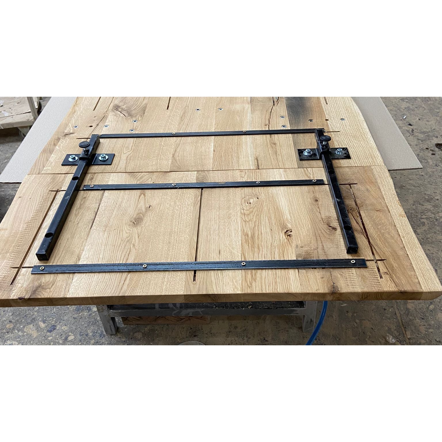 Esstisch Mit Ansteckplatten Eiche Massiv Baumkante Life Edge Und Spidergestell 160x90 Erweiterbar Auf 240x90