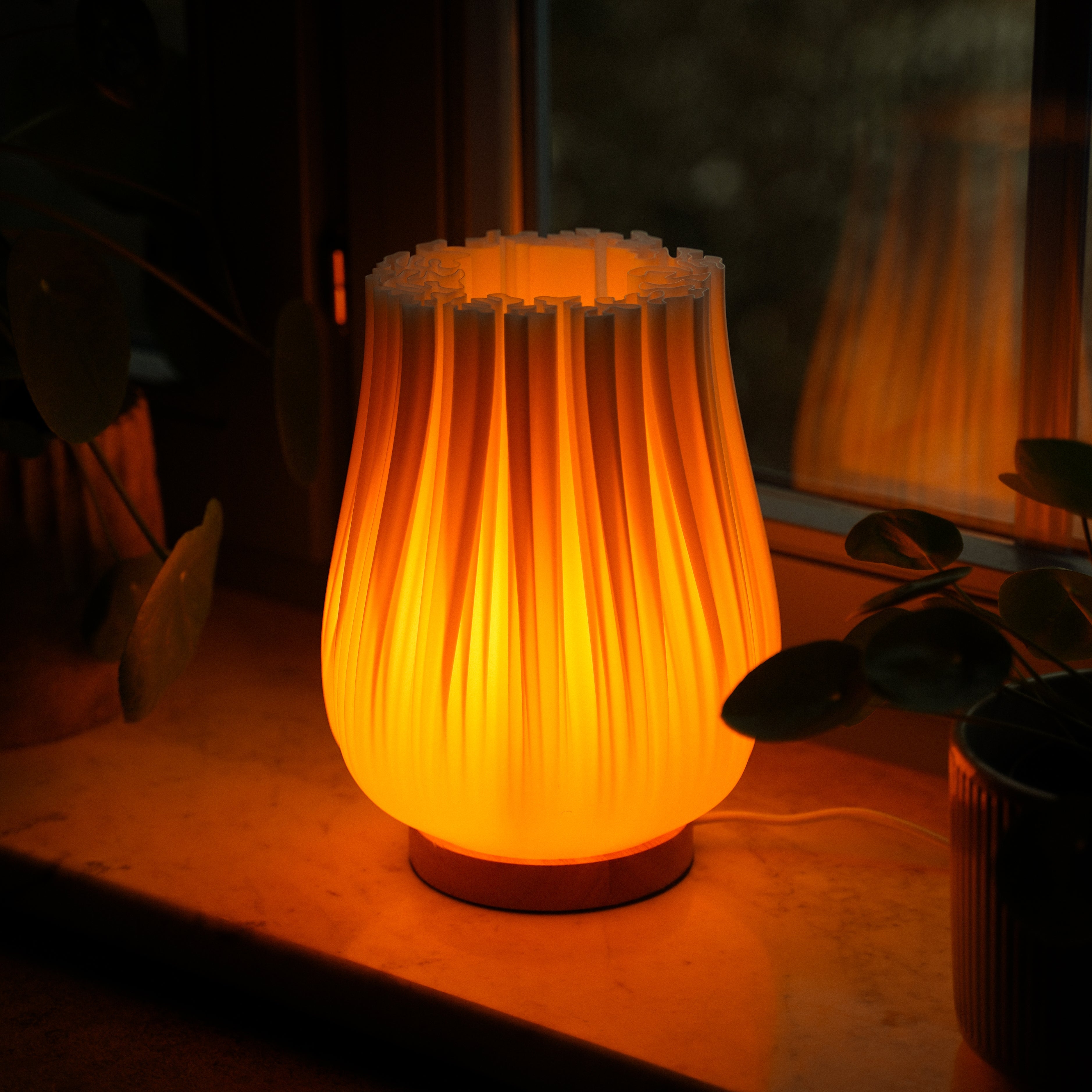 Cora Lampe Aus Eichenholz Und 3D Druck Modernes Lichtspiel Mit Warmem Licht Skulpturales Design Für Jeden Raum