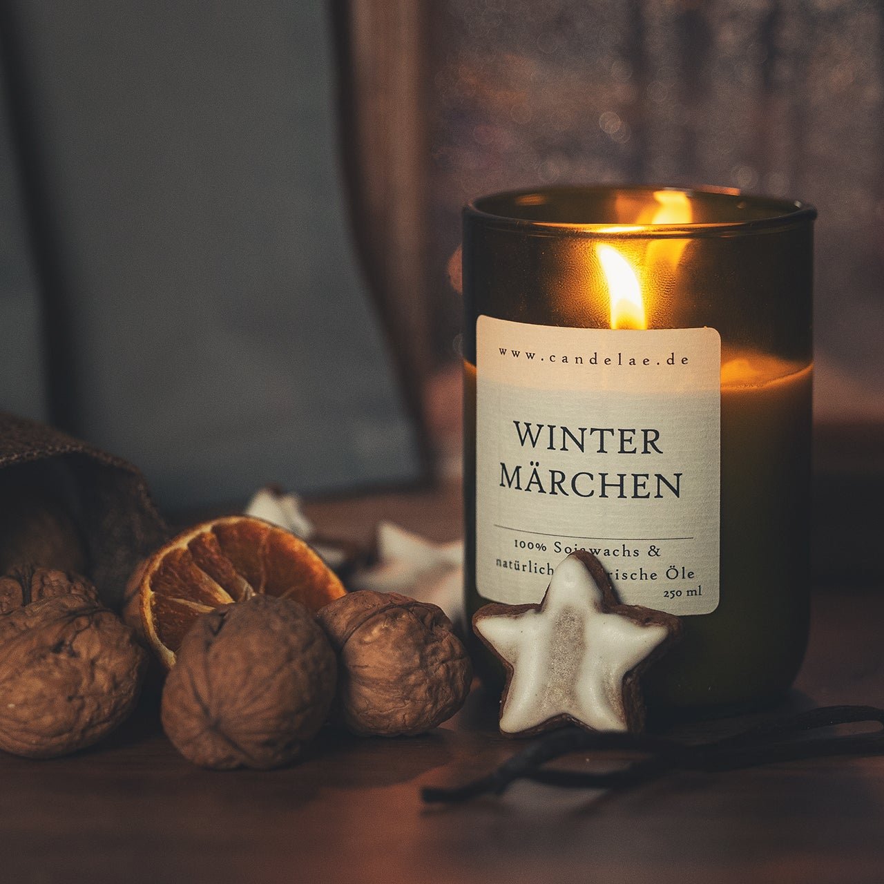 Wintermärchen Duftkerze Aus Sojawachs Im Upgecycelten Weinflaschenglas Mit Natürlichen Ätherischen Ölen