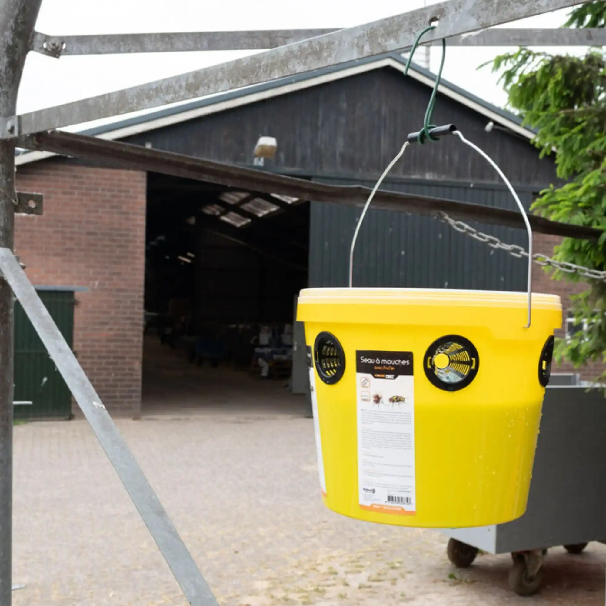 Fliegenfalle Knock Pest FlyNip FliegenEimer Lockstoff Schutz Gegen Fliegen Stall Offenstall Weide Paddock Für Pferde by s`Queed