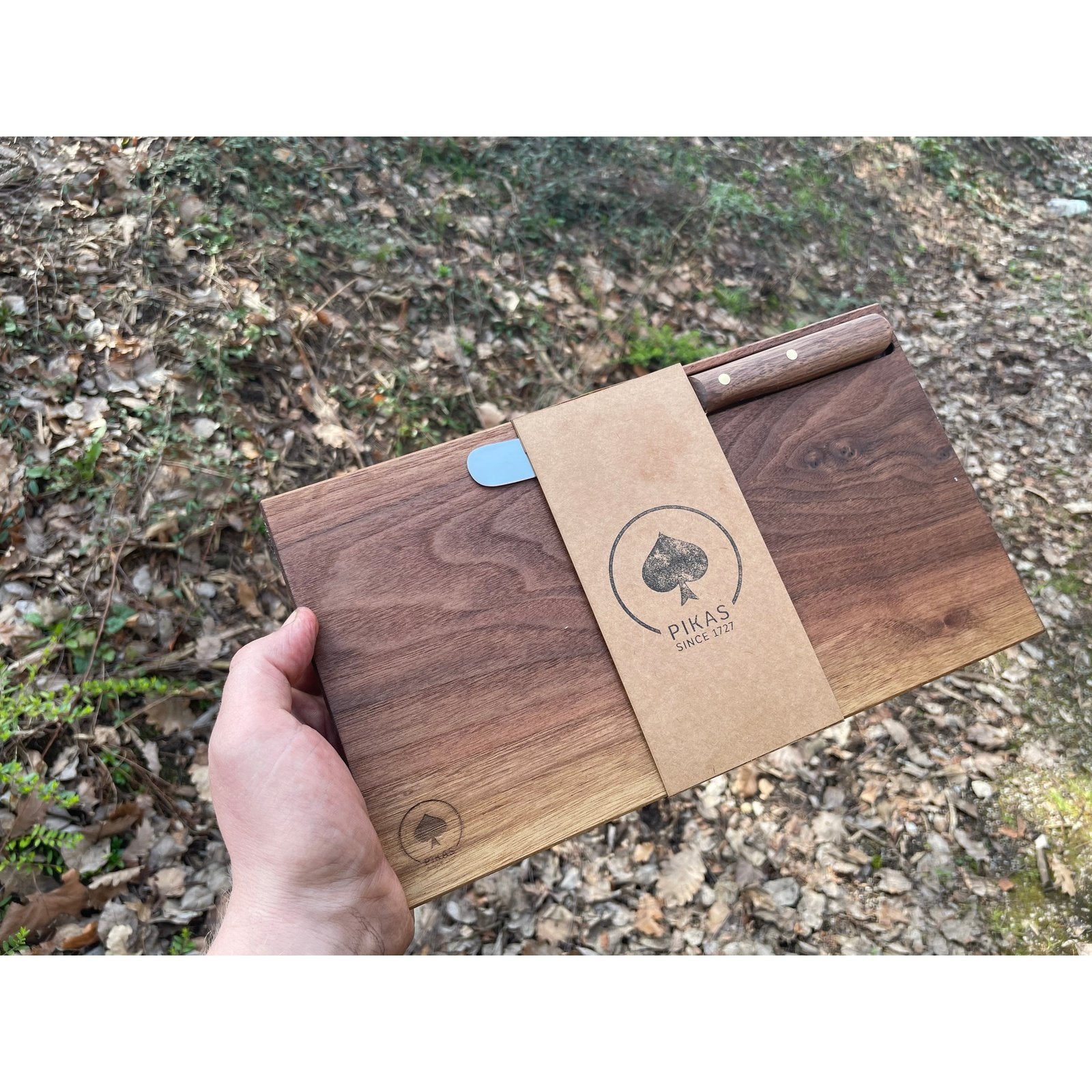 Walnuss Holzbrettchen Aus Massivholz Für Frühstück Und Servierbrettchen Mit Buckelsmesser Von Solinger Schreinerei