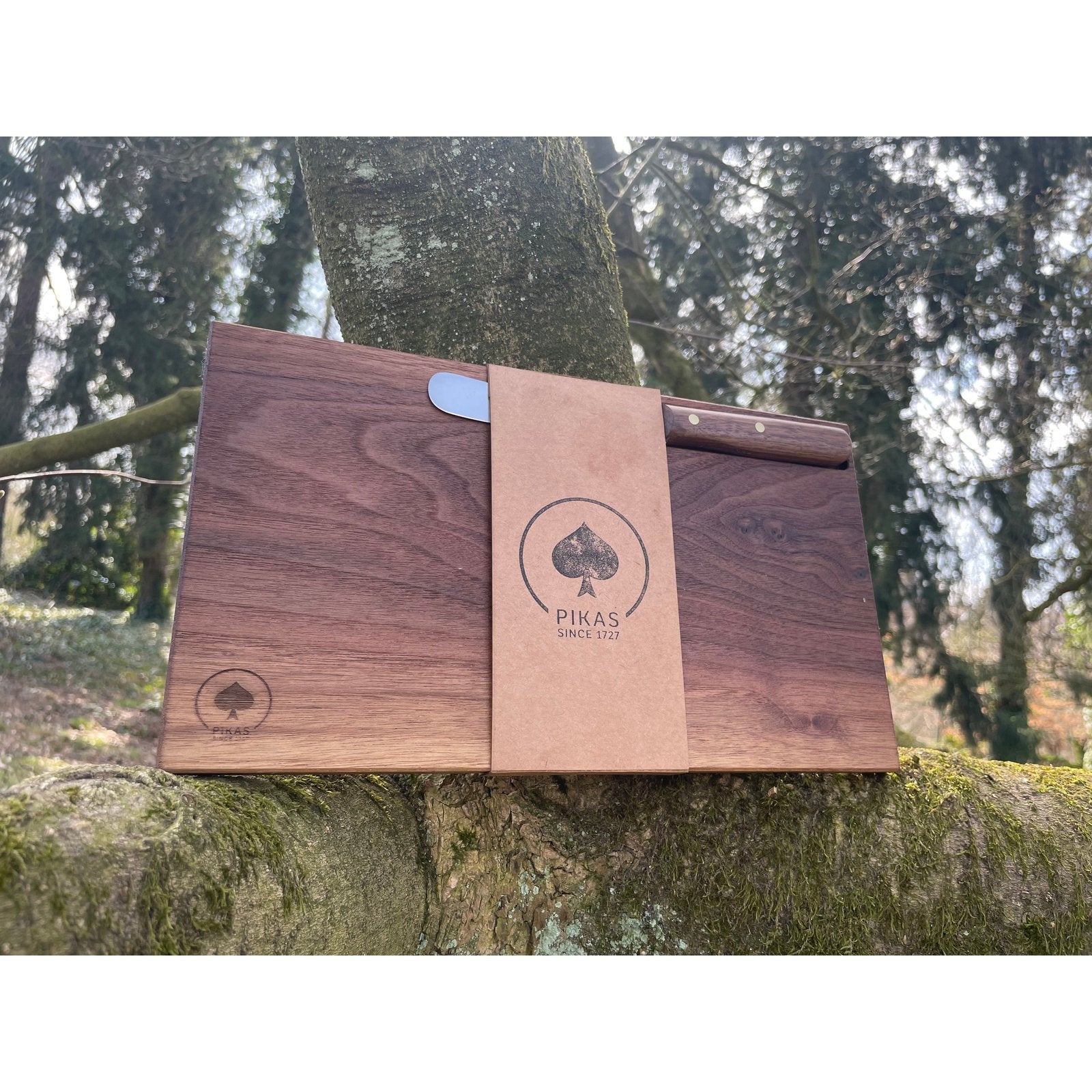 Walnuss Holzbrettchen Aus Massivholz Für Frühstück Und Servierbrettchen Mit Buckelsmesser Von Solinger Schreinerei