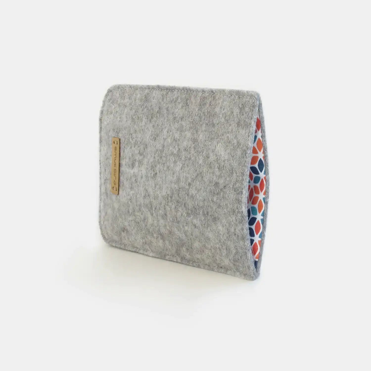 Handytasche für Motorola Moto G54 | aus Filz und Bio-Baumwolle | hellgrau - colorful | Modell "LET"