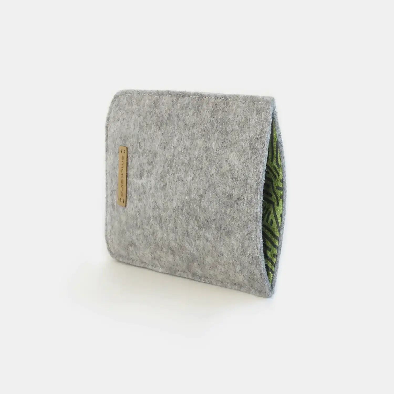 Handytasche für Google Pixel 7a | aus Filz und Bio-Baumwolle | hellgrau - stripes | Modell "LET"