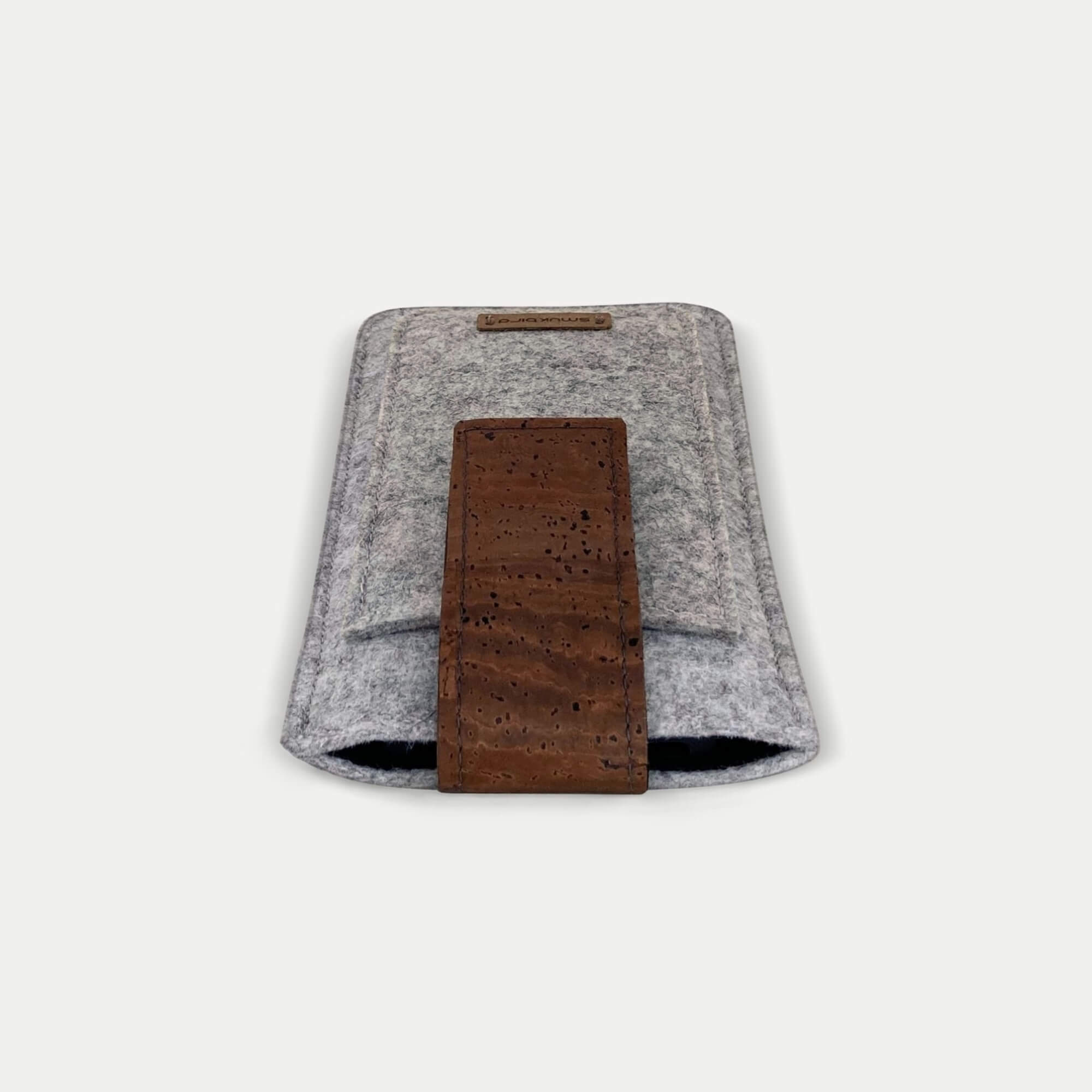 Handy Gürteltasche für iPhone 13 | mit Magnetverschluss und Kartenfach | hellgrau | Modell CLIP