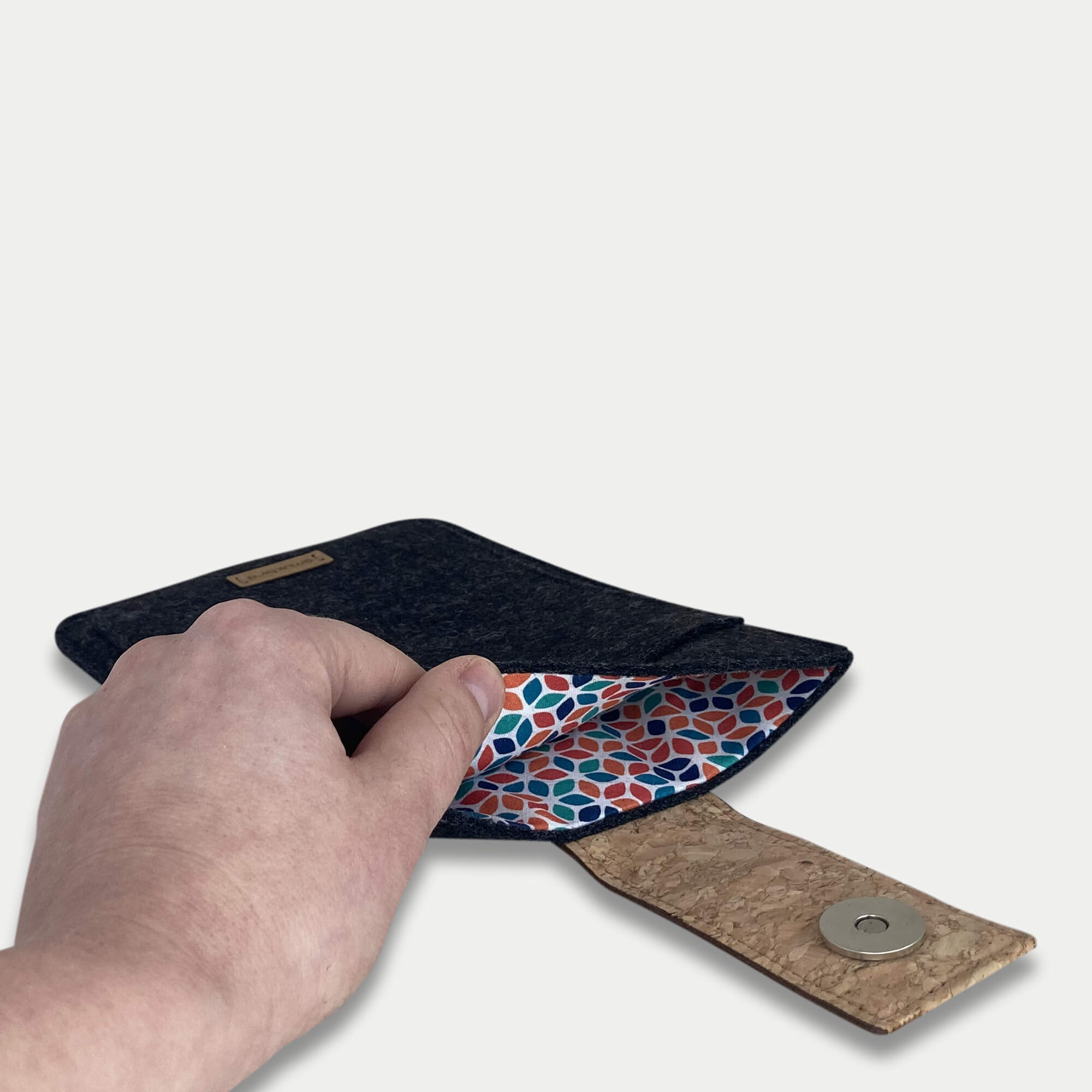 Hülle für Kobo Elipsa | mit Magnetverschluss und extra Fach | anthrazit - Colorful | Modell "HAKA"