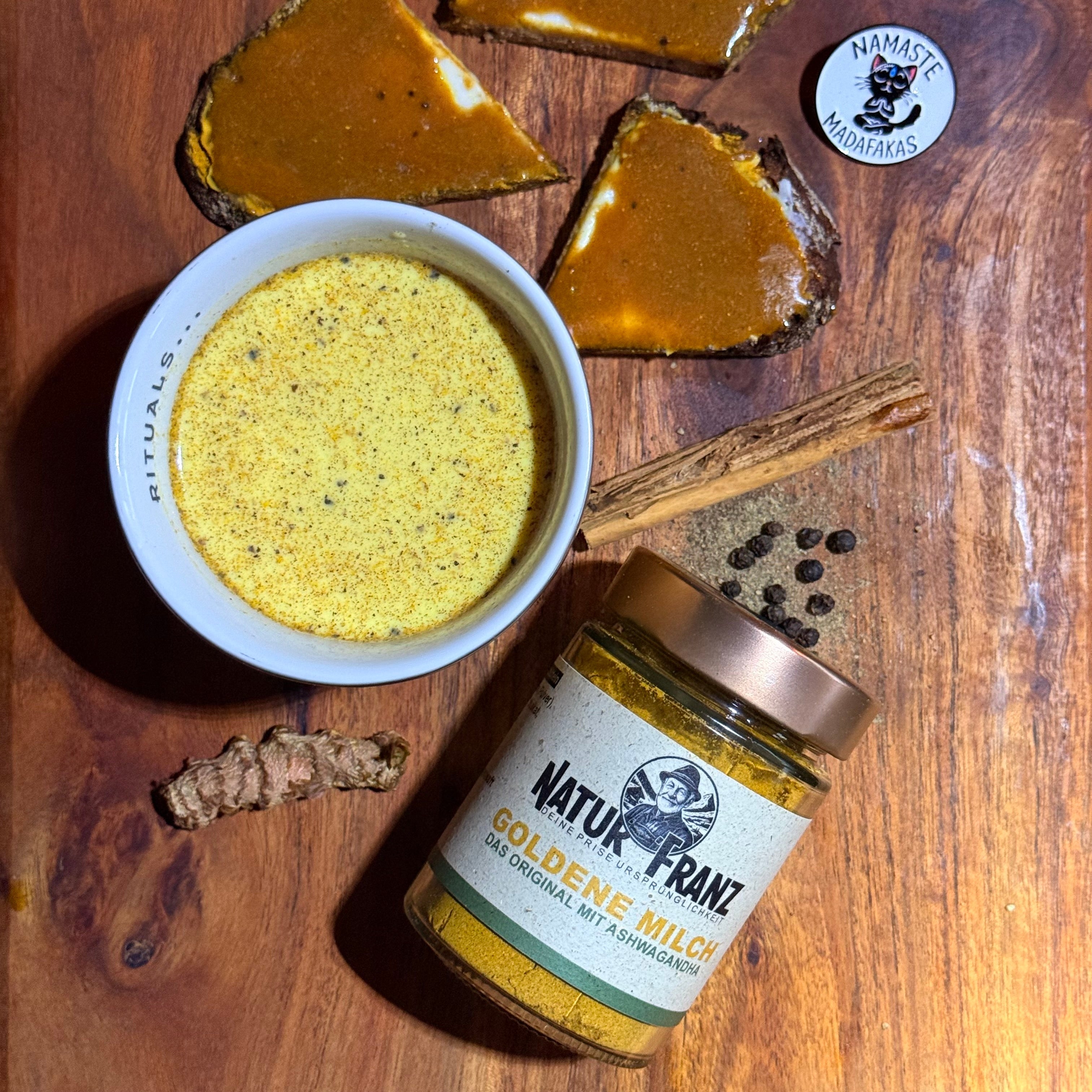 Goldene Milch Familienrezept Aus Indien Mit Ashwagandha Bio Kurkuma Ingwer Zimt Kardamom Ayurvedische Gewürzmischung