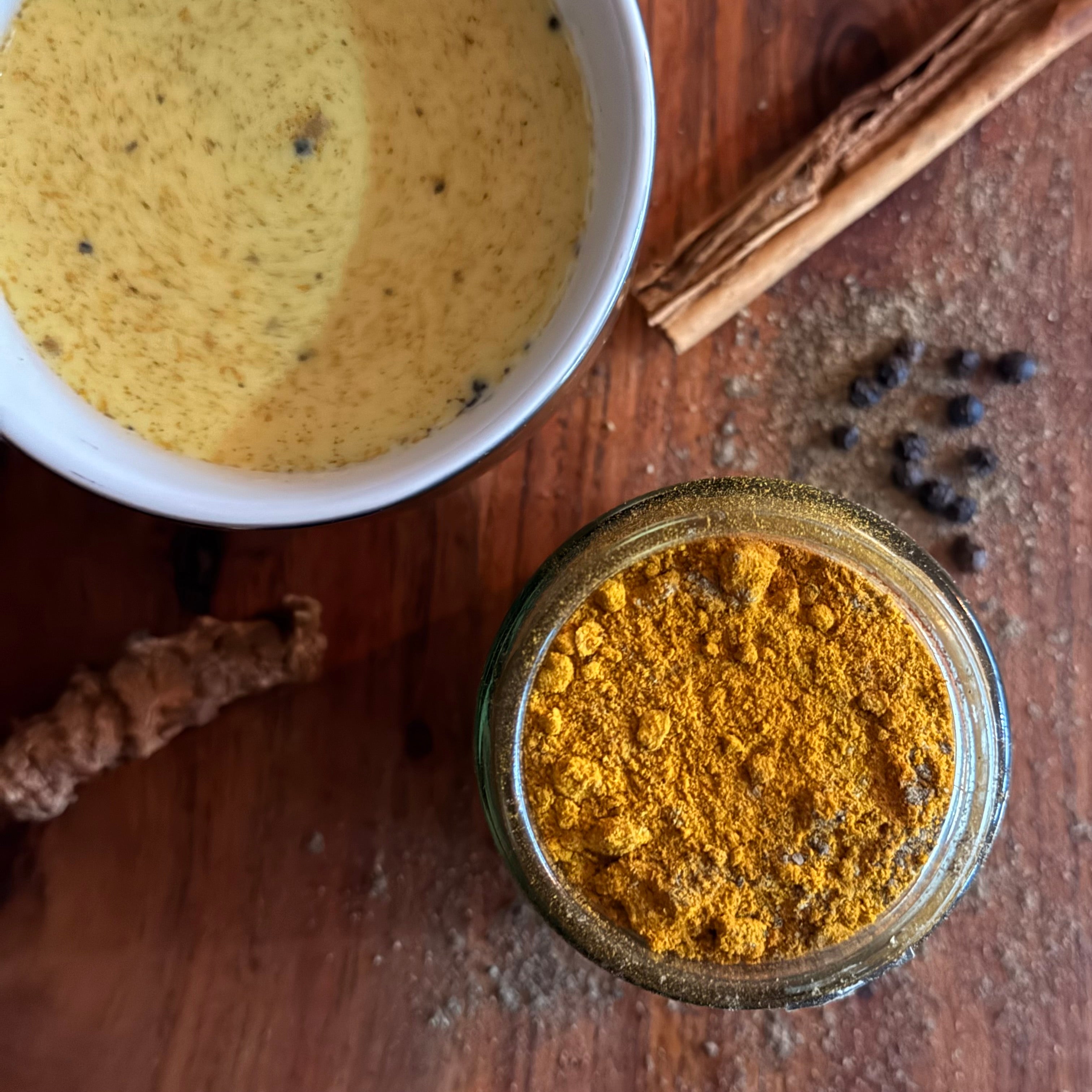 Goldene Milch Familienrezept Aus Indien Mit Ashwagandha Bio Kurkuma Ingwer Zimt Kardamom Ayurvedische Gewürzmischung