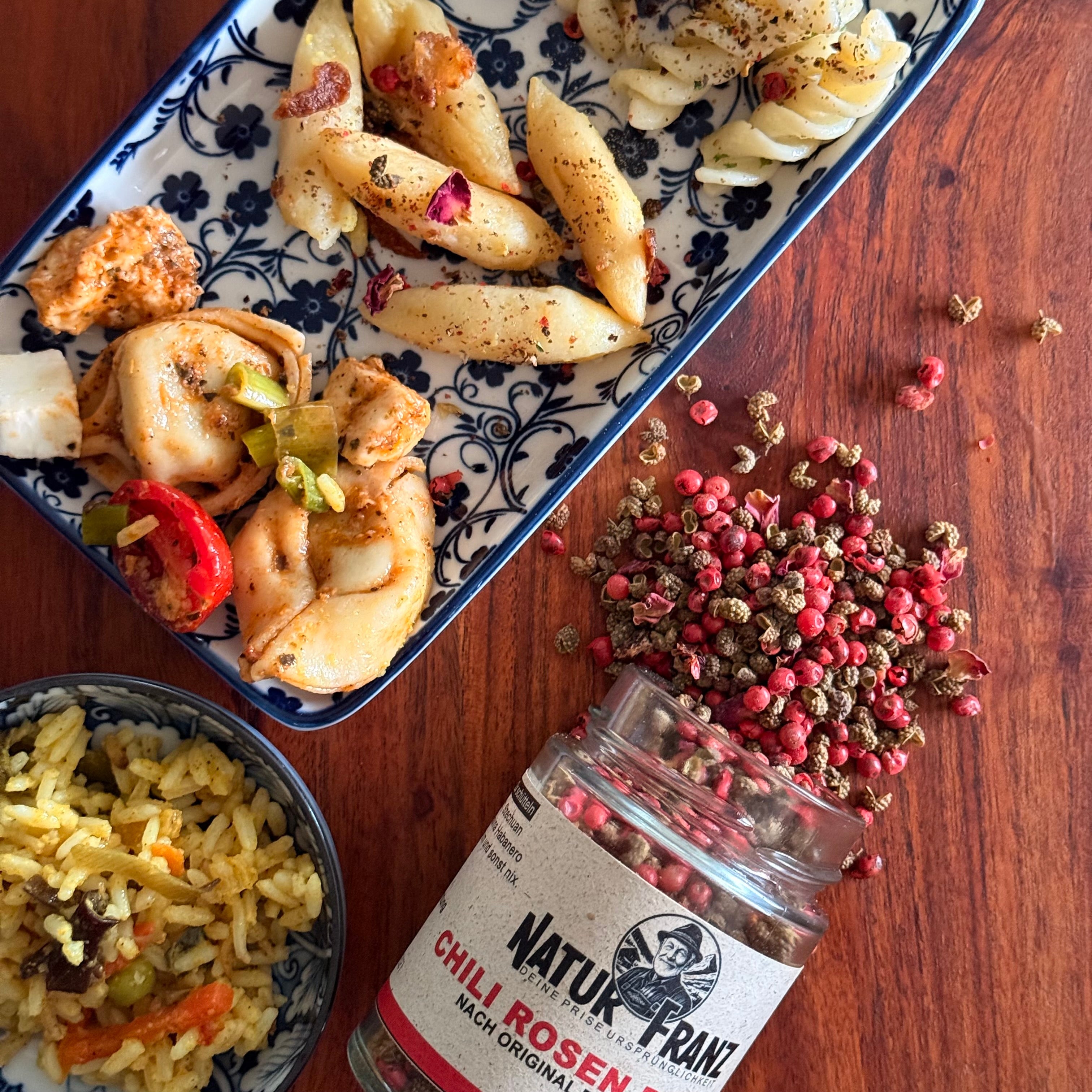 Chili Rosen Pfeffer Gewürz Mit Floraler Schärfe Und Rosenblättern Für Würze Mit Charakter