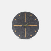 Wanduhr aus Filz und Kork 30 cm | anthrazit - gold | Design: Odense