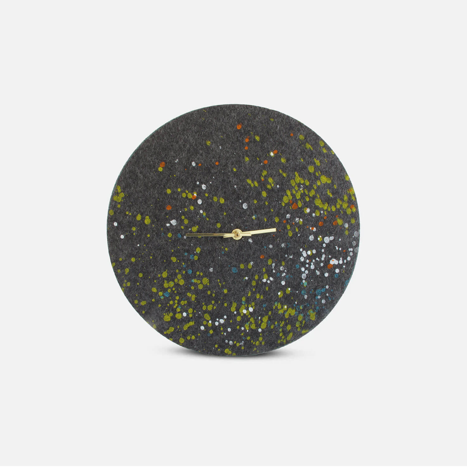 Wanduhr aus Filz und Kork 30 cm | Design "Dots" by Anja Streese