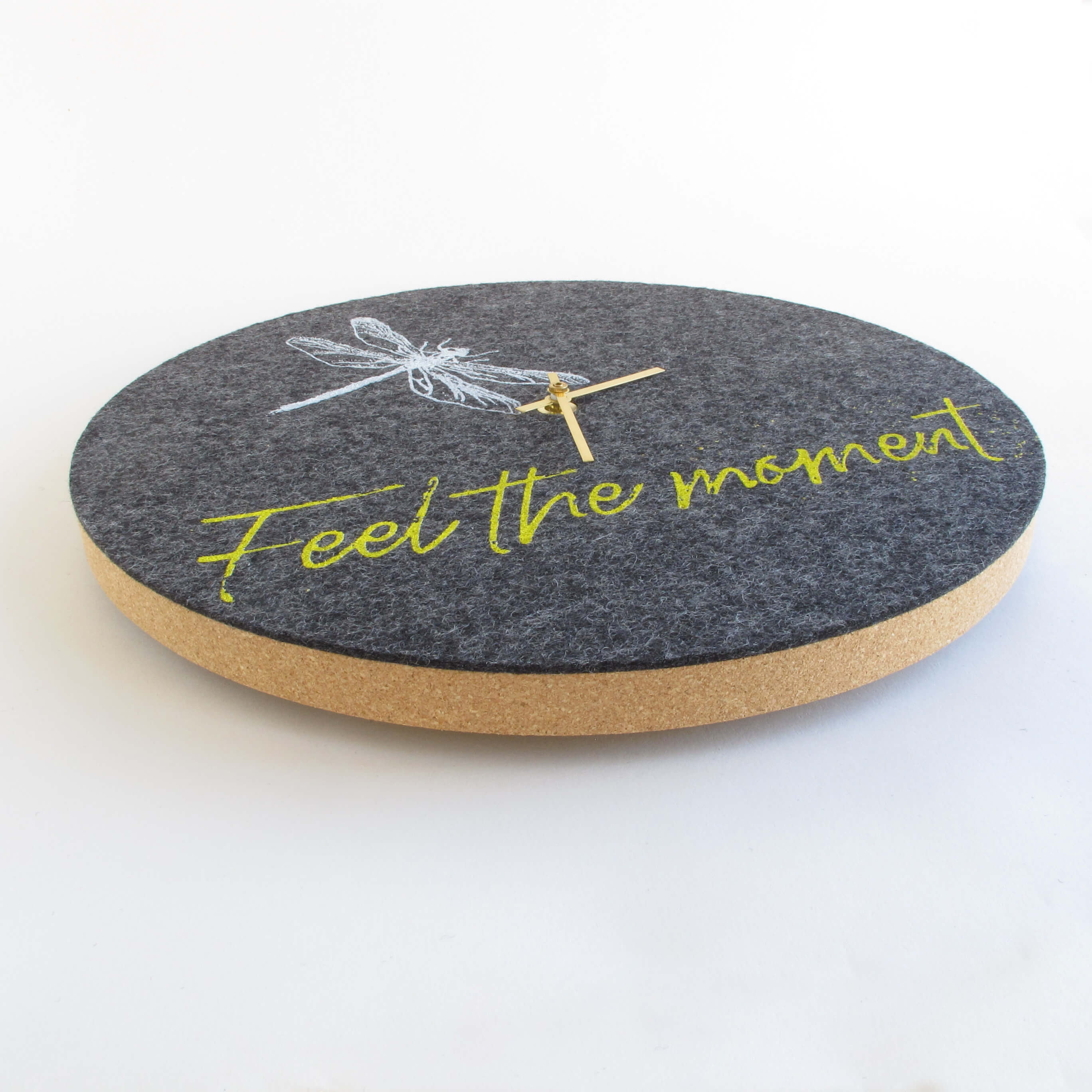 Wanduhr aus Filz und Kork 30 cm | Design "Moment" by Anja Streese