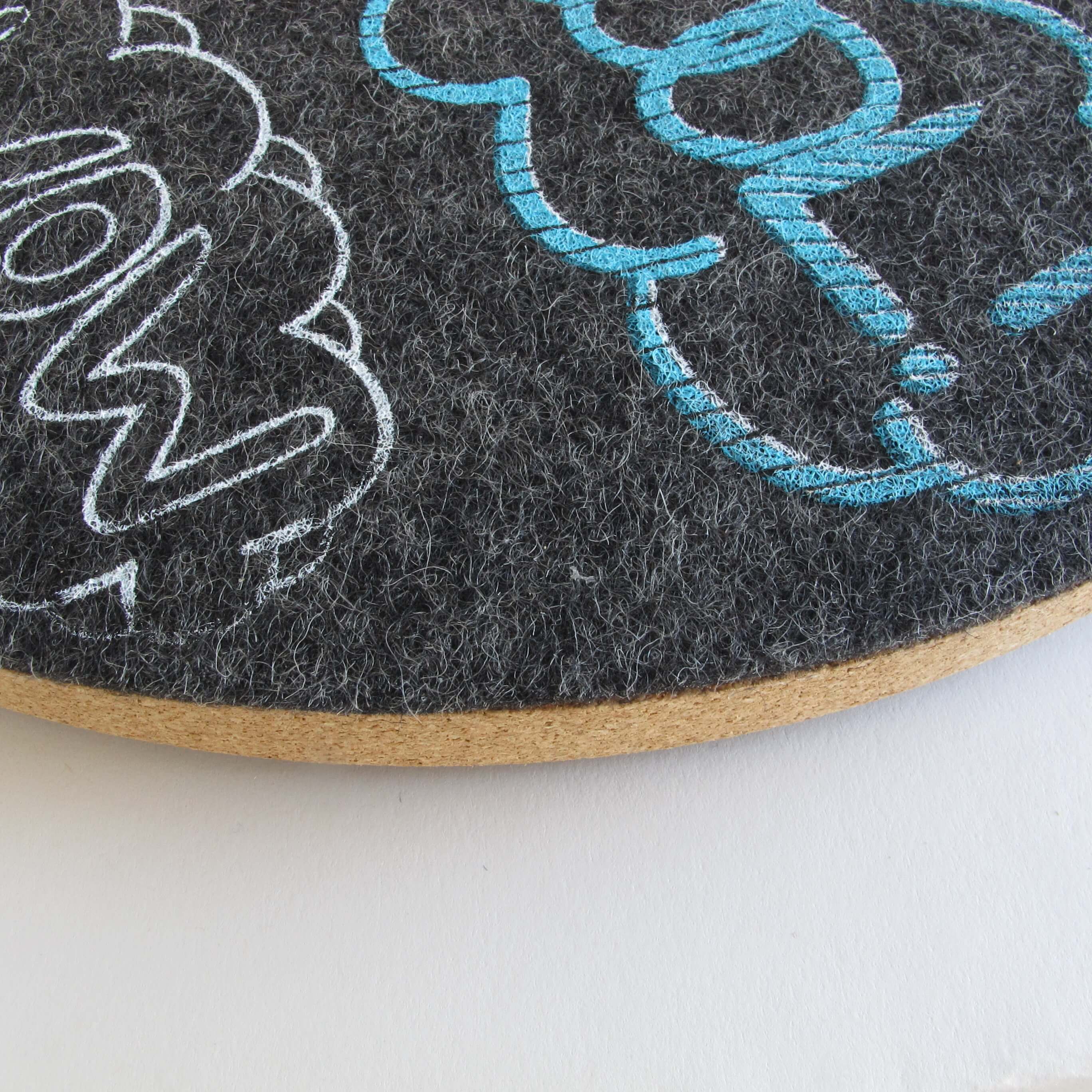 Wanduhr aus Filz und Kork 30 cm | Design "Cool" by Anja Streese