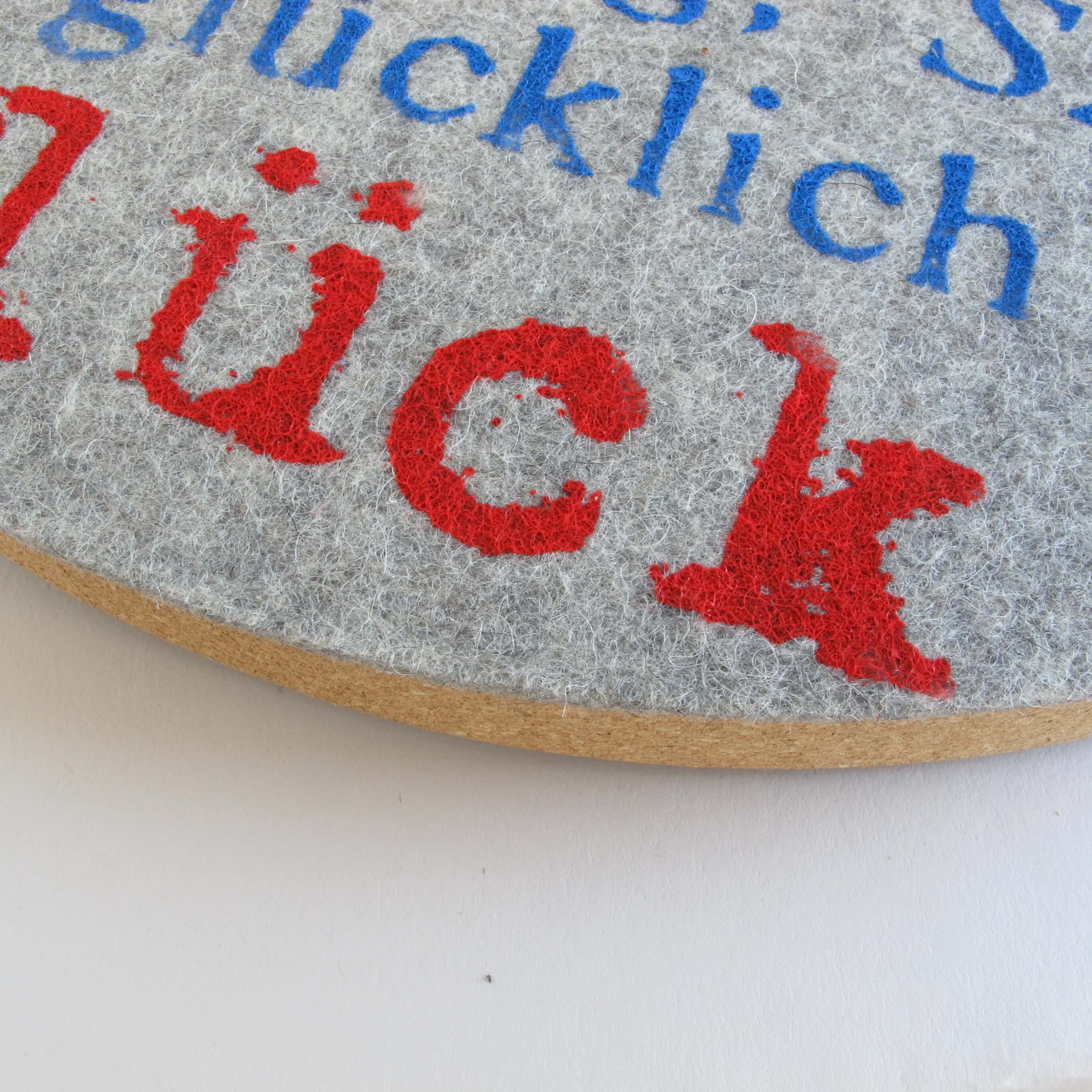 Wanduhr aus Filz und Kork 30 cm | Design "Glück" by Anja Streese