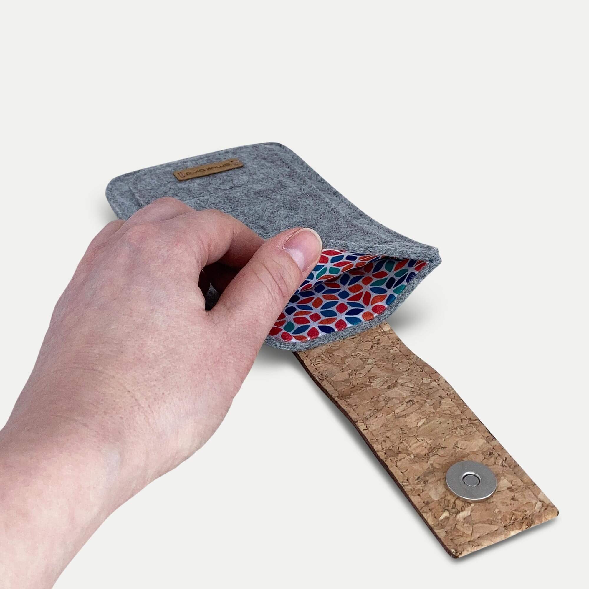 Handytasche für Xiaomi Redmi 13 | mit Magnetverschluss und extra Fach | hellgrau - Colorful | Modell HAKA