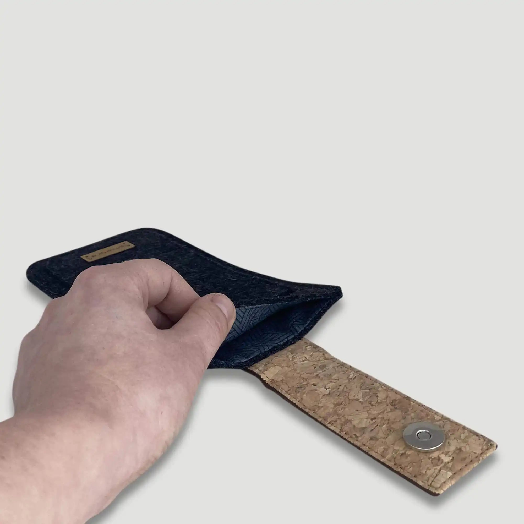 Handytasche für Xiaomi 14 | mit Magnetverschluss und extra Fach | anthrazit - Tracks | Modell HAKA