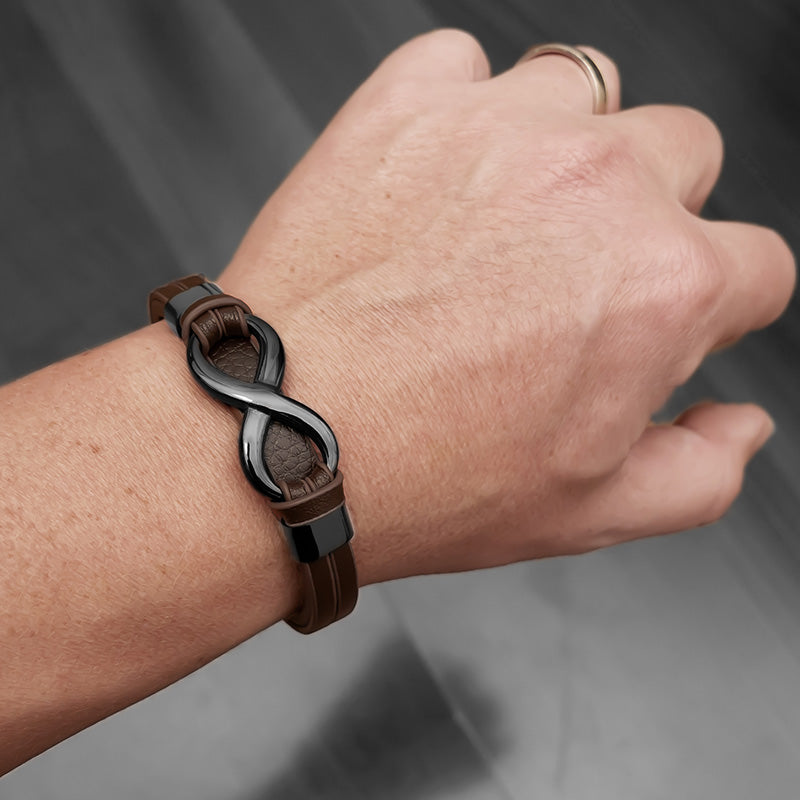 Infinity Brown Lederarmband Unisex Gravierbar Echtes Leder Edelstahl Besatz Gratis Luxus Etui Größen 19 21 23 cm