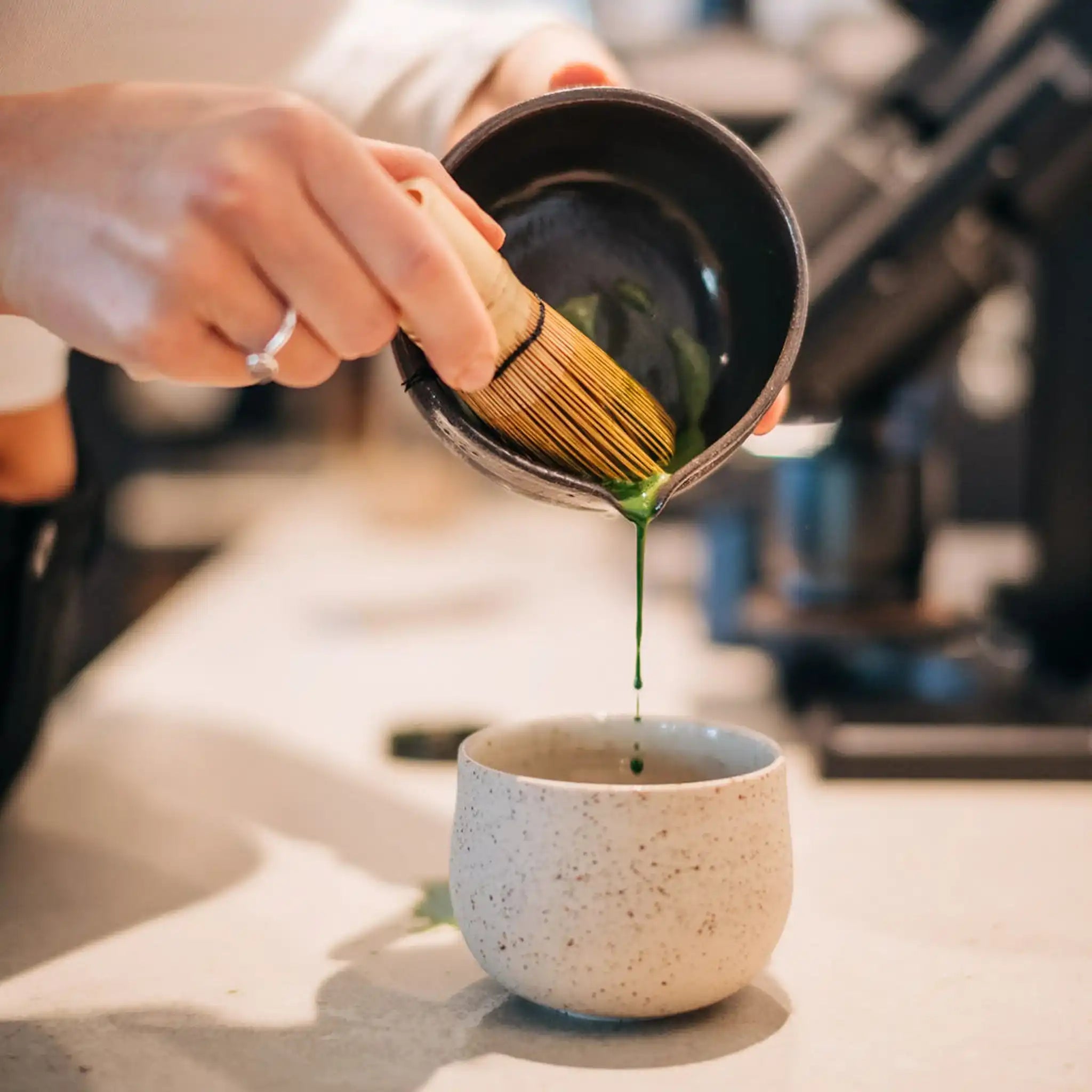 Ocha Teetasse mit Spots | Matcha Tasse by Mura Mura Ceramics